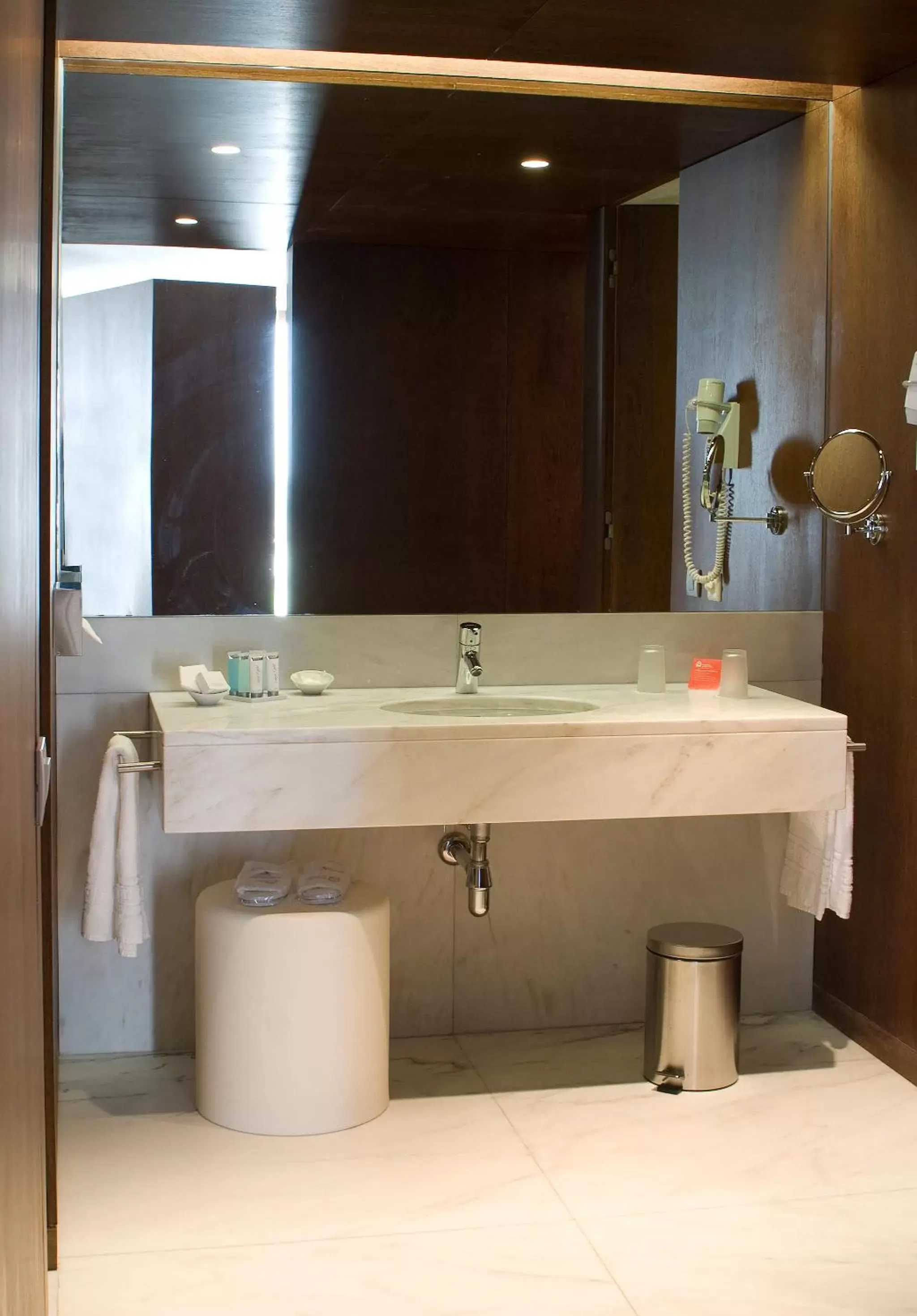 Bathroom in Pousada Palacio de Estoi – Small Luxury Hotels of the World