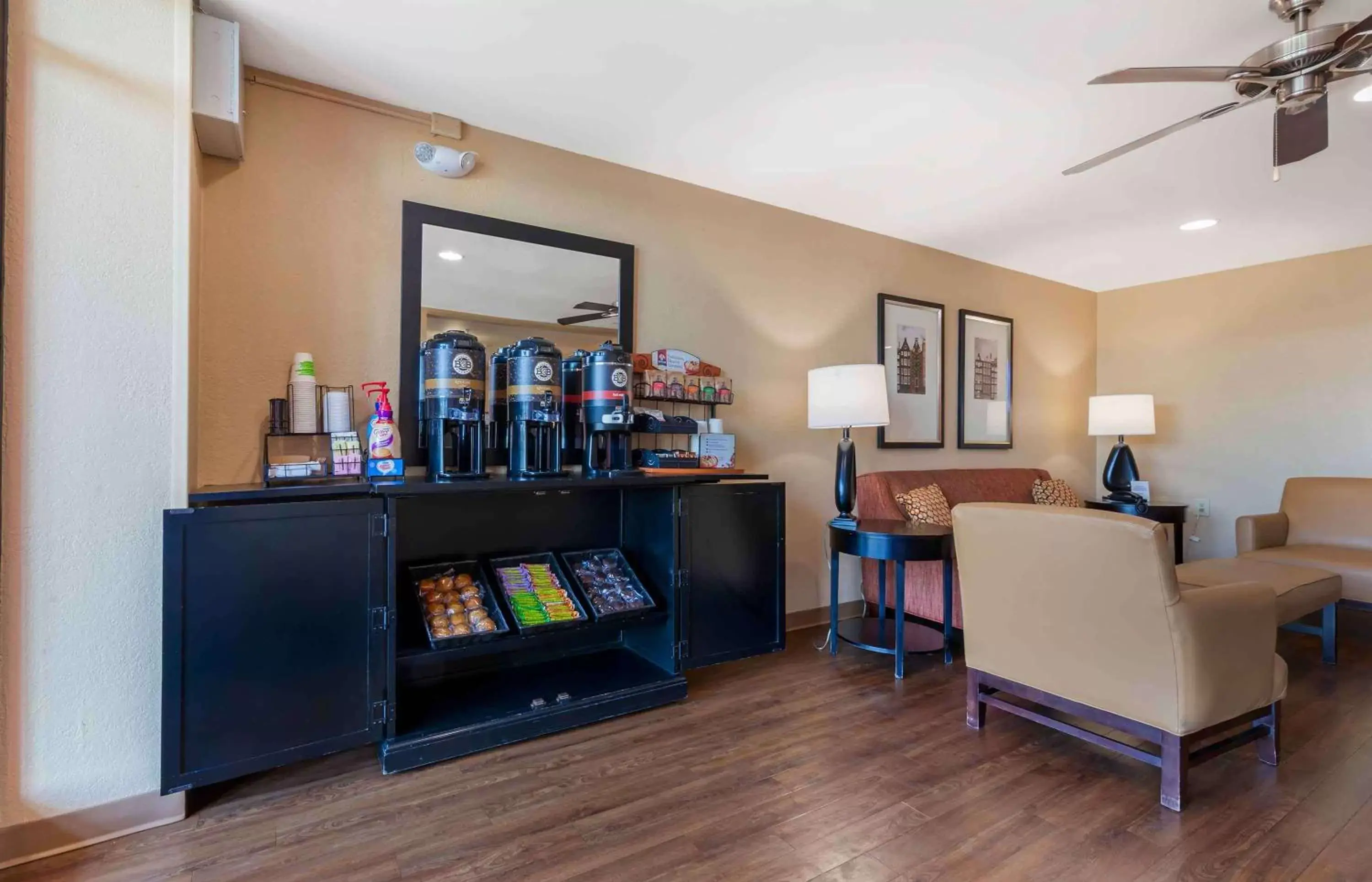 Lobby or reception in Extended Stay America Suites - Rockford - State Street