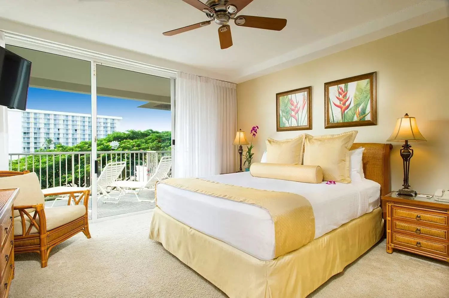 Bedroom, Bed in Aston at The Whaler on Kaanapali Beach