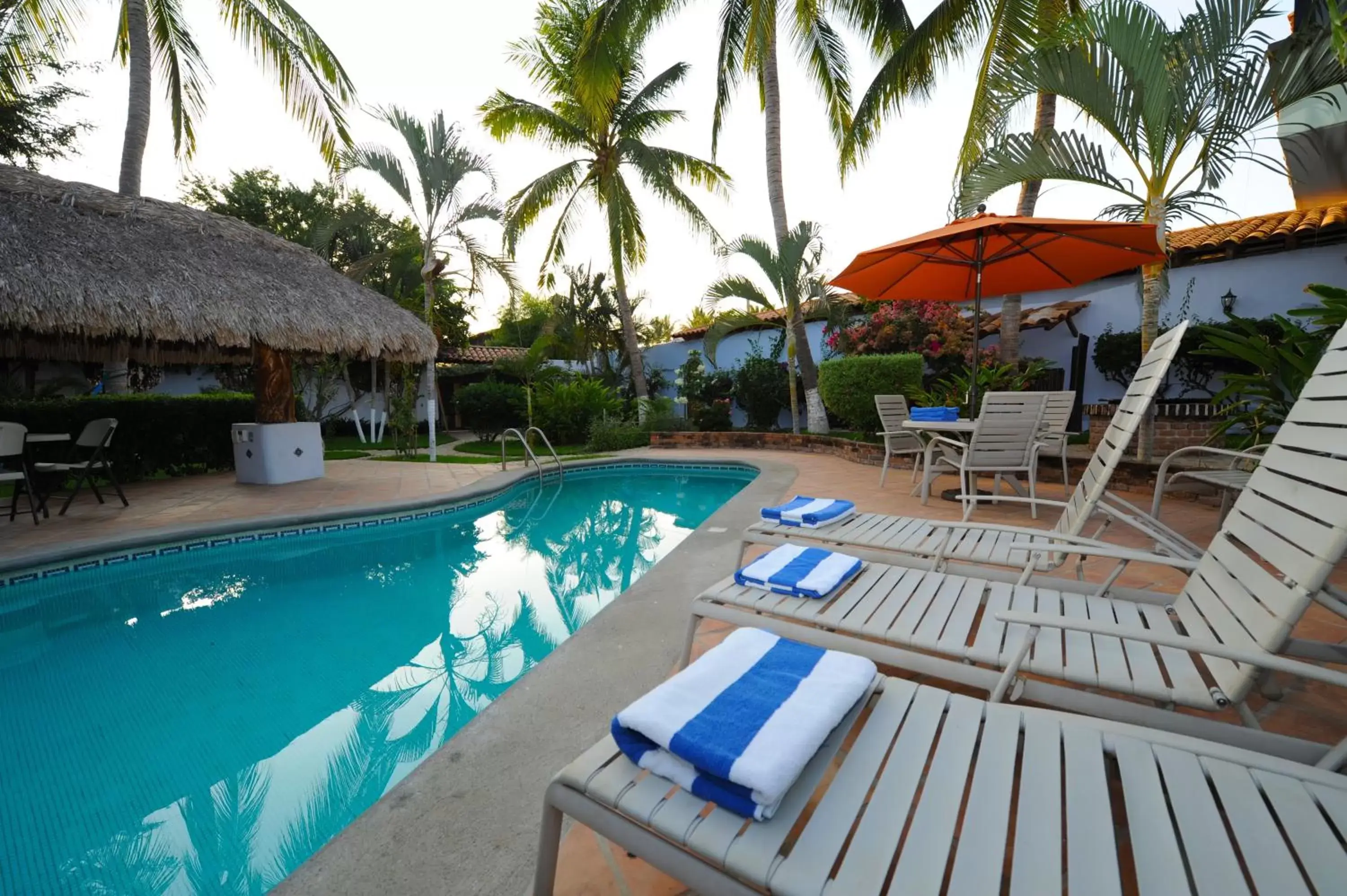 Swimming Pool in Hotel Casamar Suites