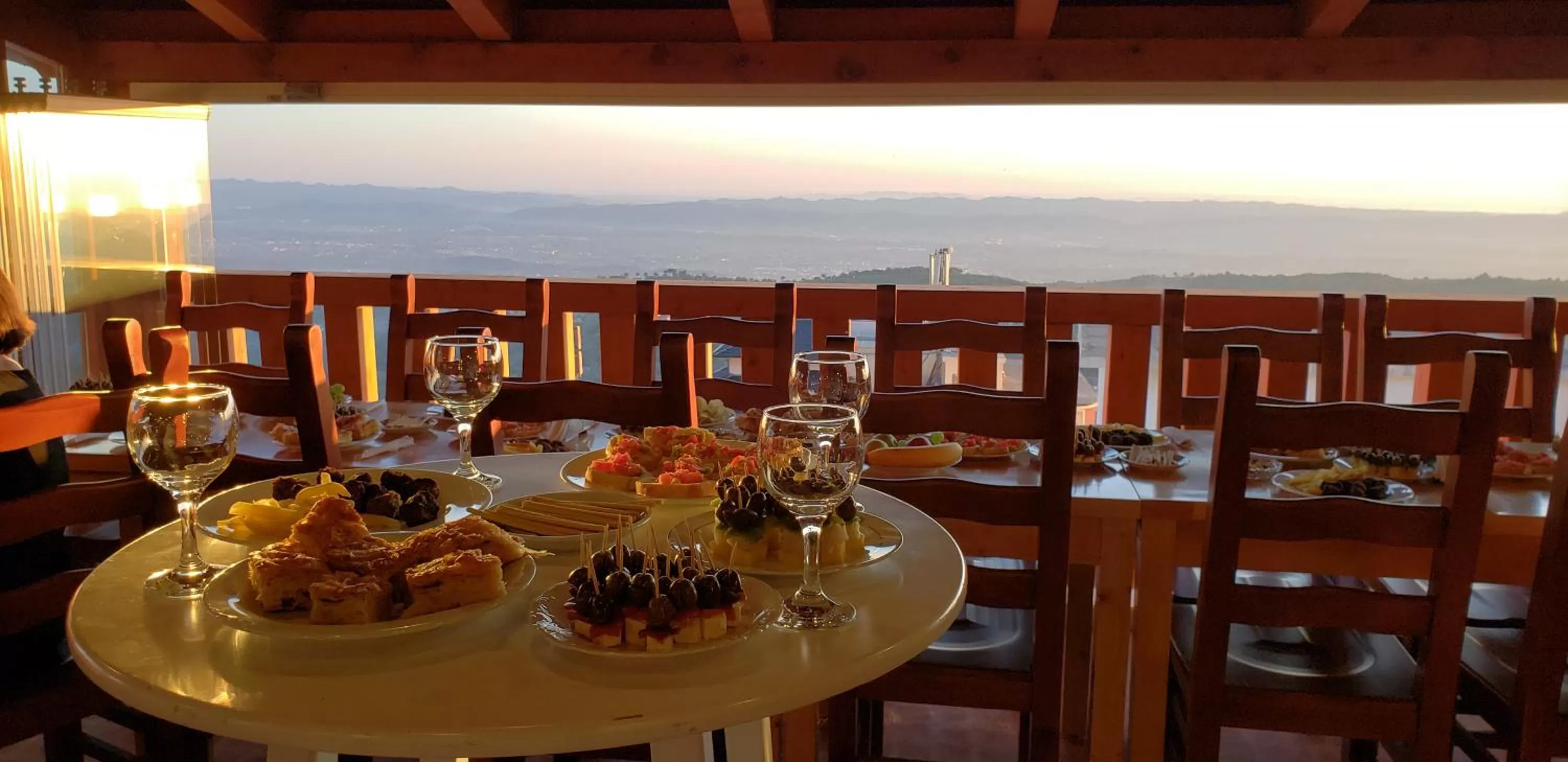 Food and drinks in Mervin Hotel