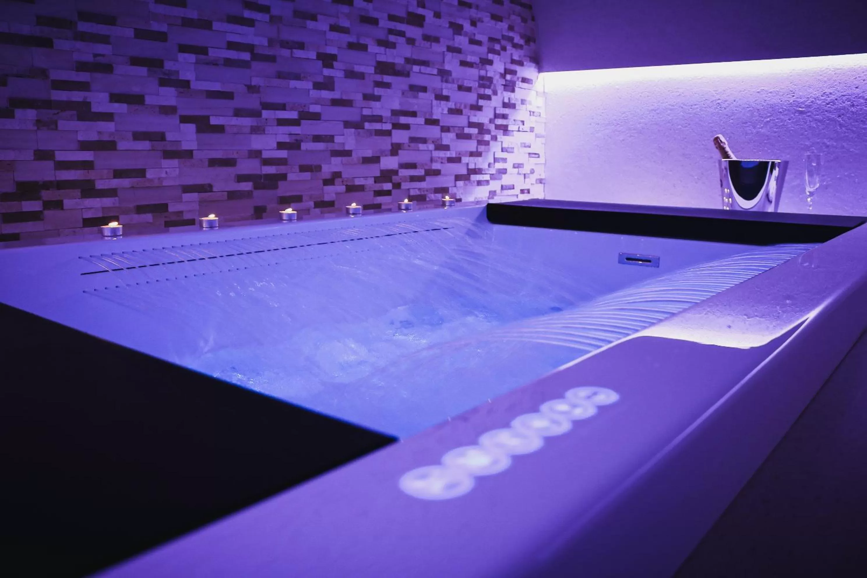 Hot Tub in Il Campanile Premium B&b