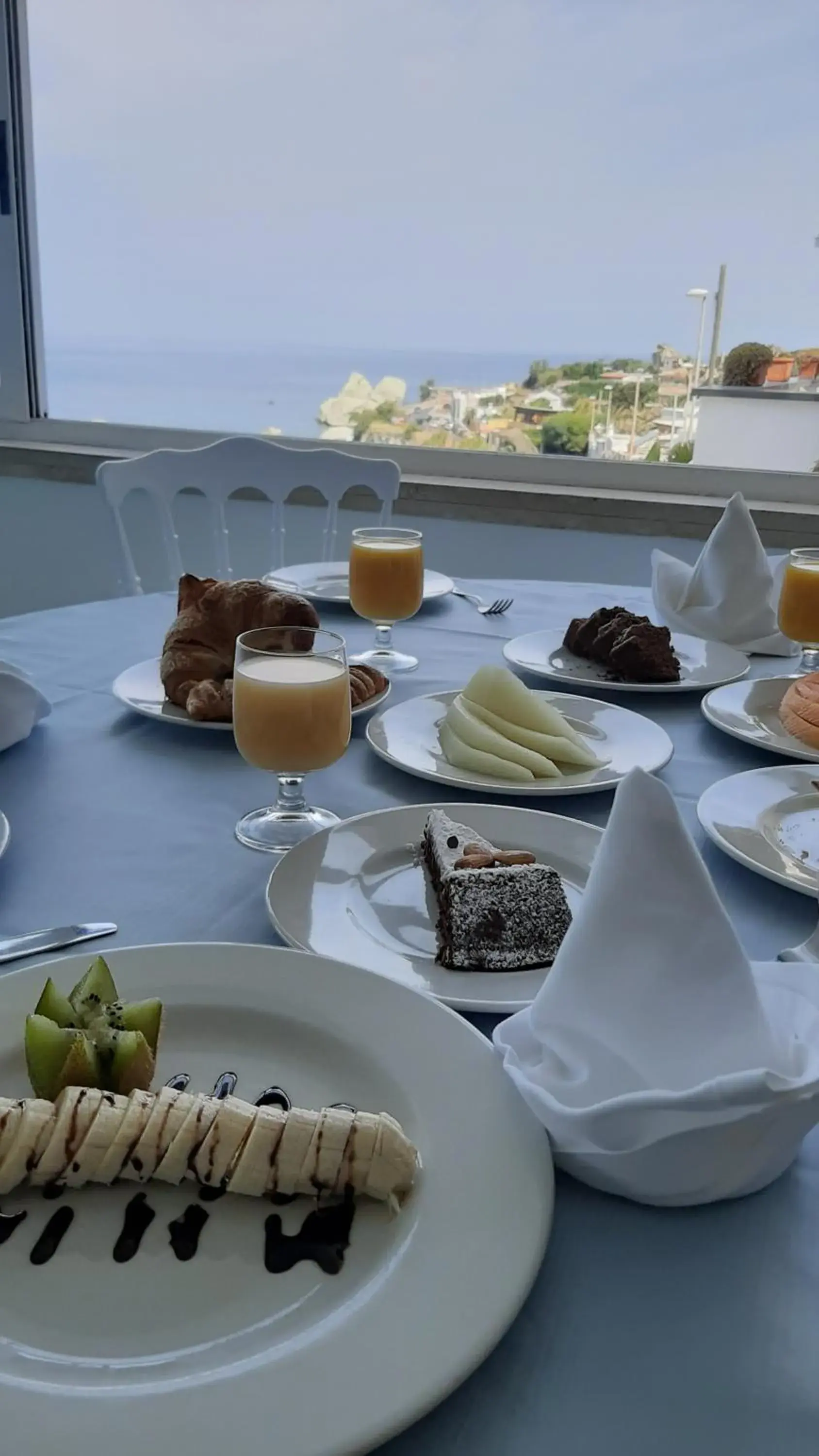 Breakfast in Hotel Albatros