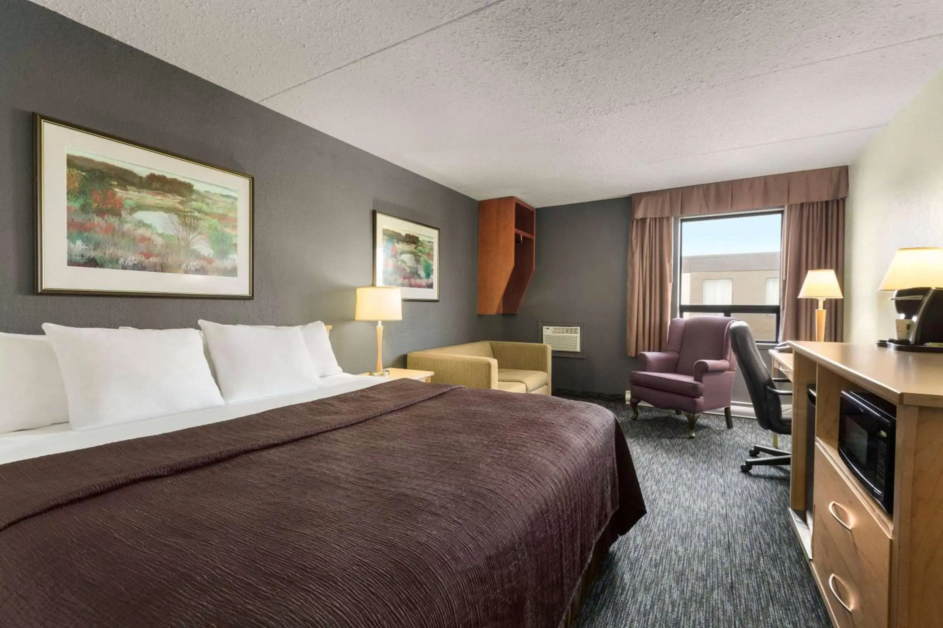 Photo of the whole room in Travelodge by Wyndham Edmonton West