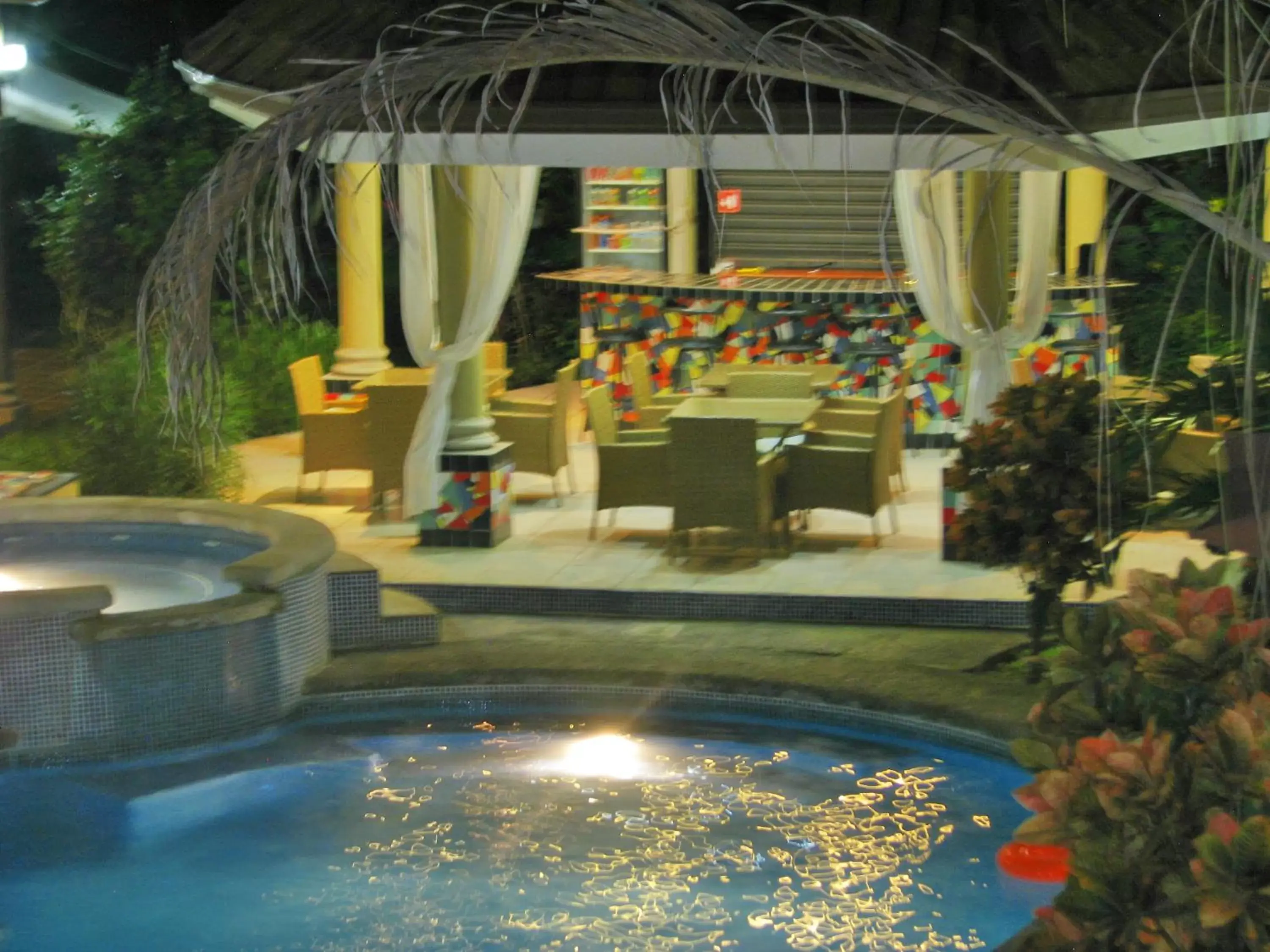 Restaurant/places to eat, Swimming Pool in Las Brisas Resort and Villas