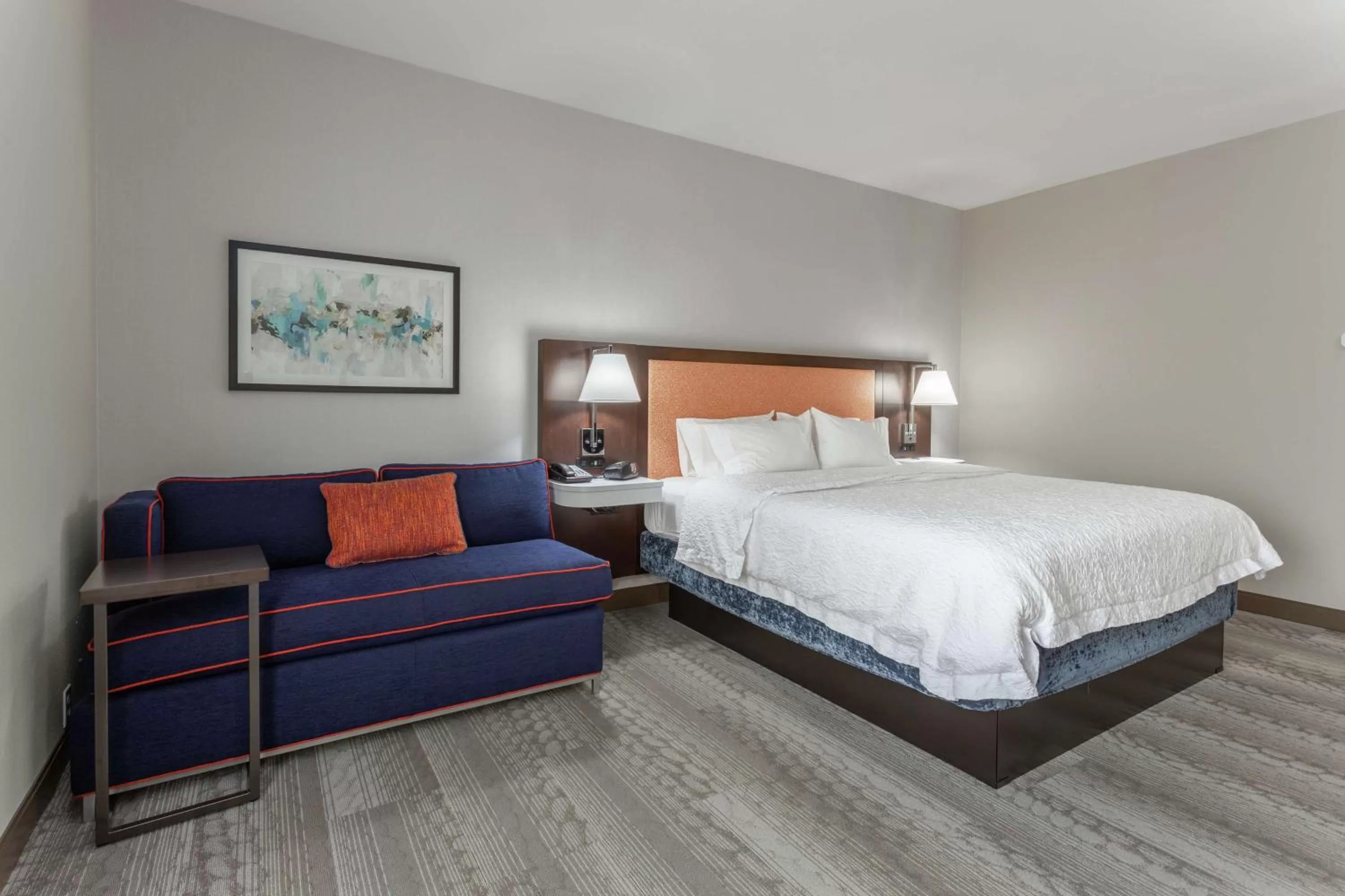 Bed in Hampton Inn Jefferson City at Capital Mall