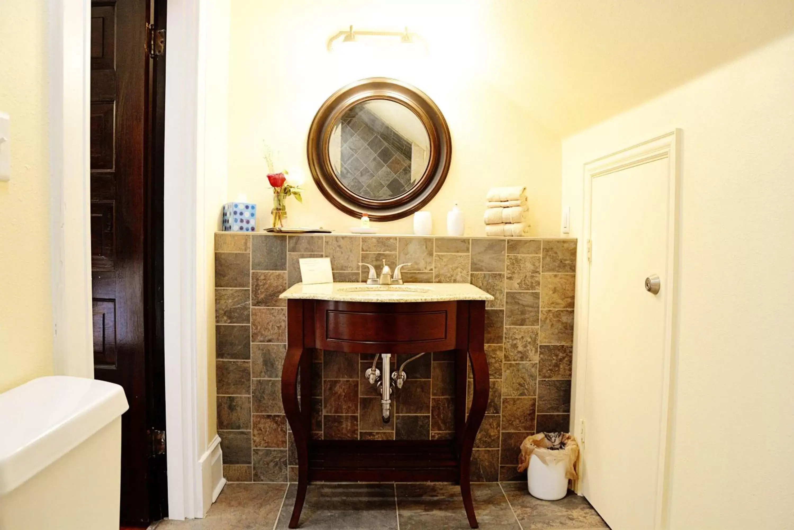 Bathroom in Iron Horse Inn