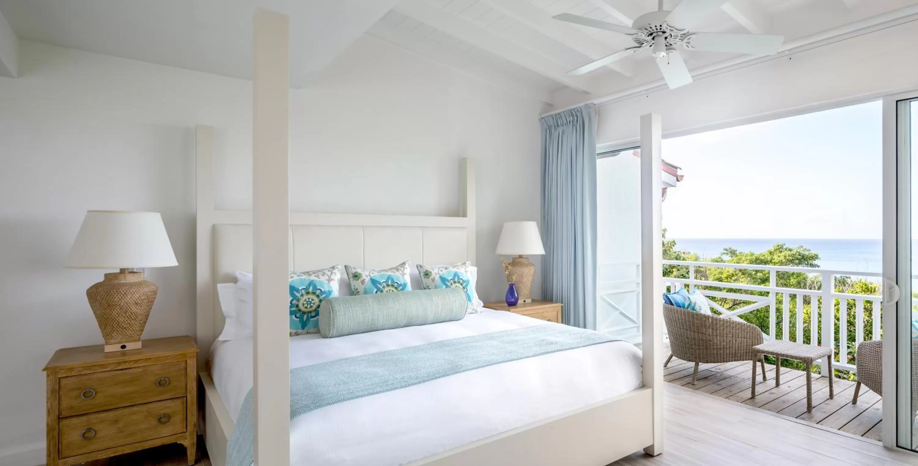 Bed in Windjammer Landing Resort and Residences