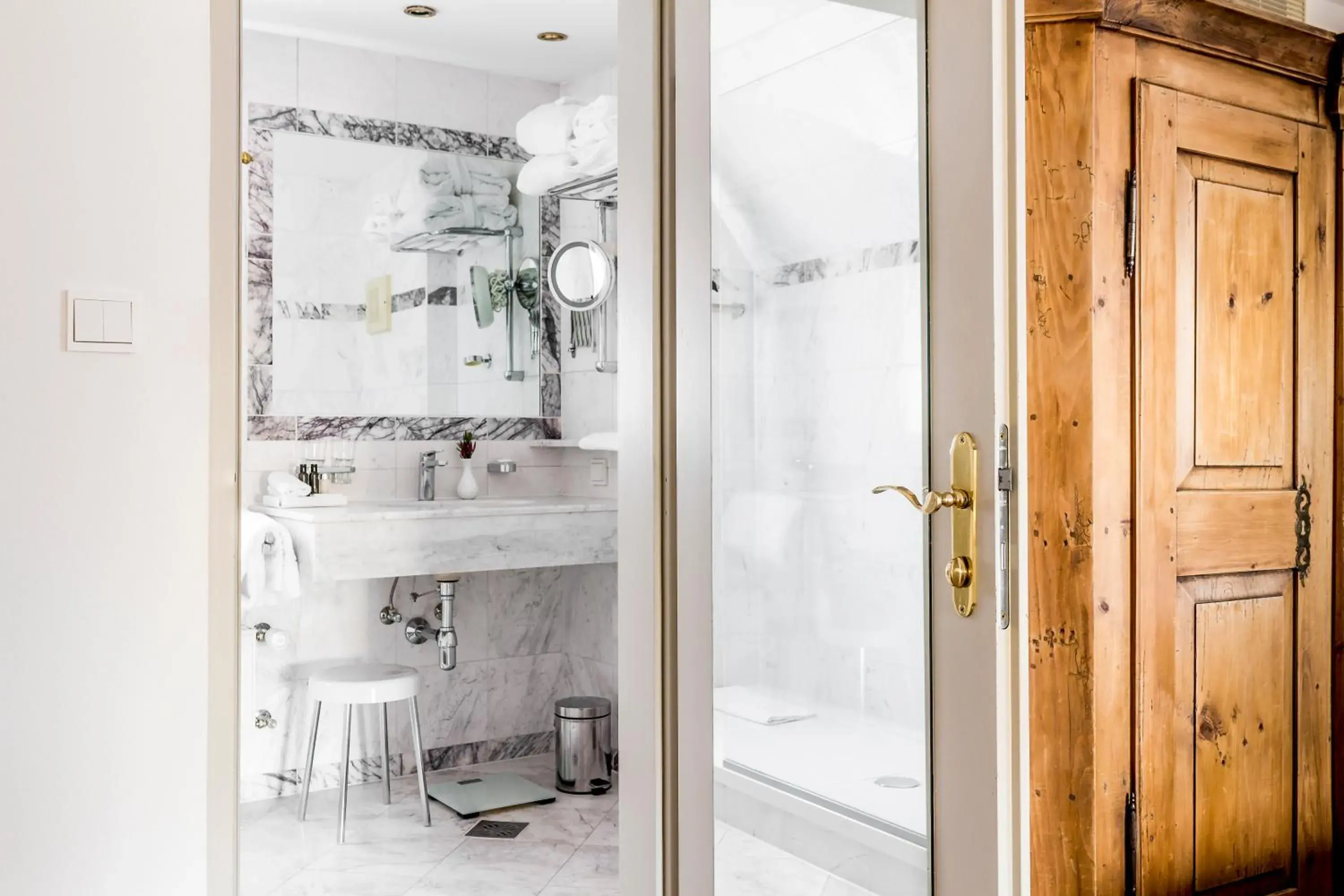 Shower, Bathroom in Schlossberghotel - Das Kunsthotel