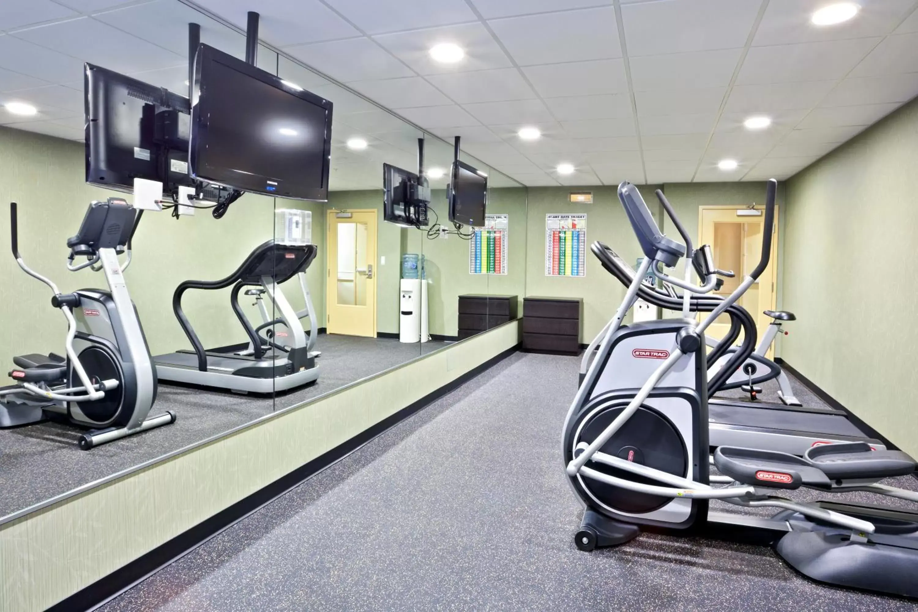TV and multimedia, Fitness Center/Facilities in Bayview Hotel