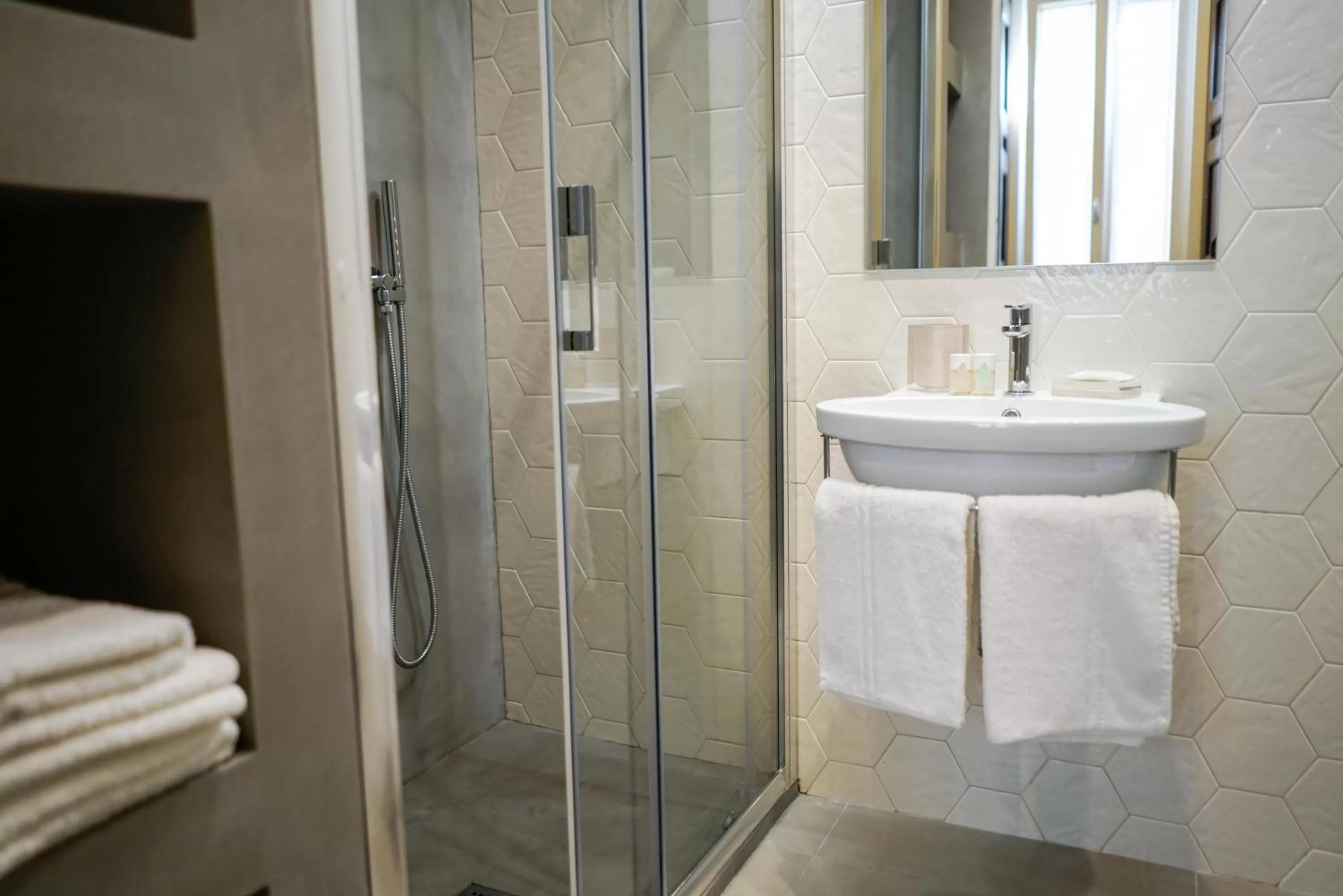 Shower in Palazzo Toledano