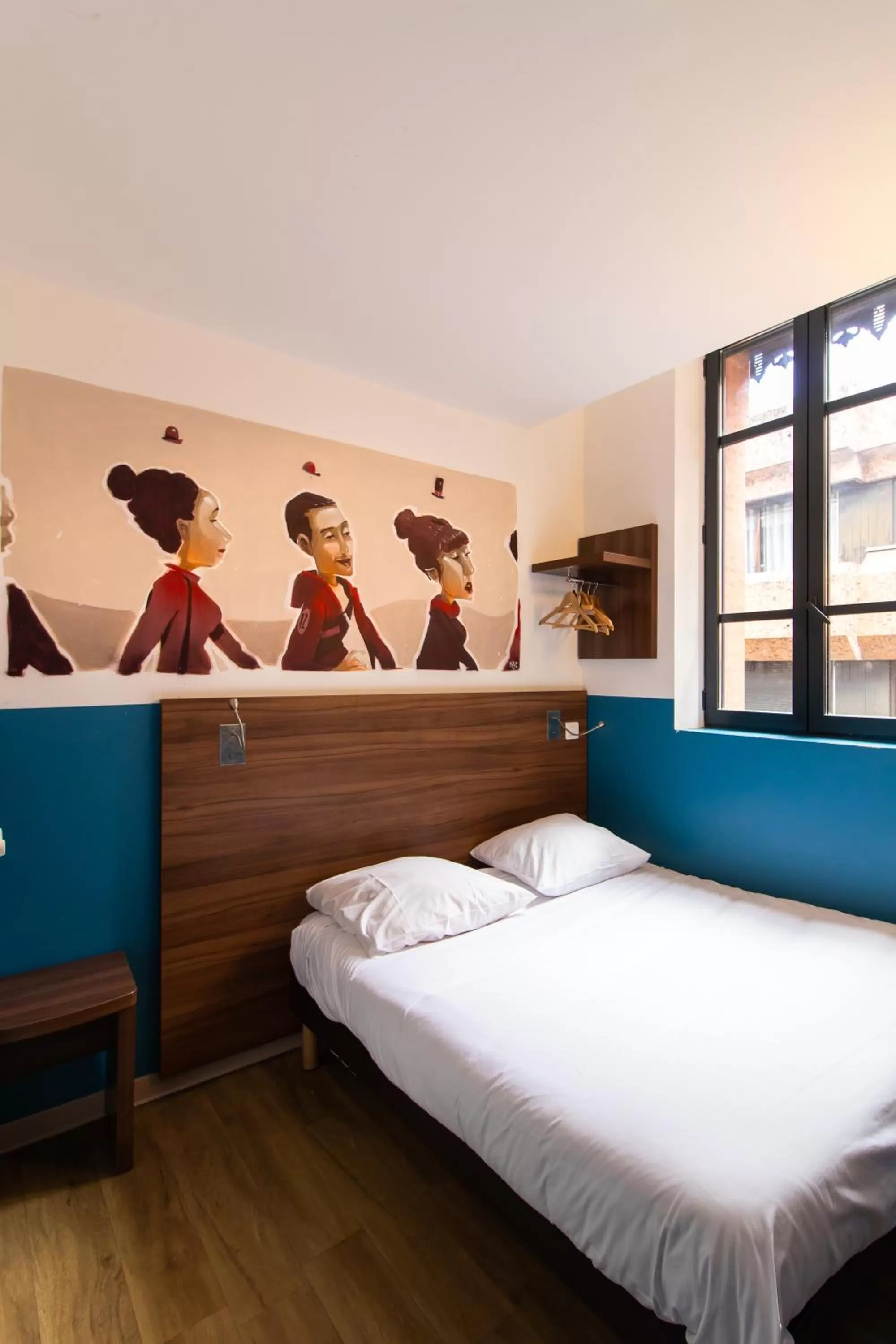 Photo of the whole room, Bed in Hôtel le Pastel