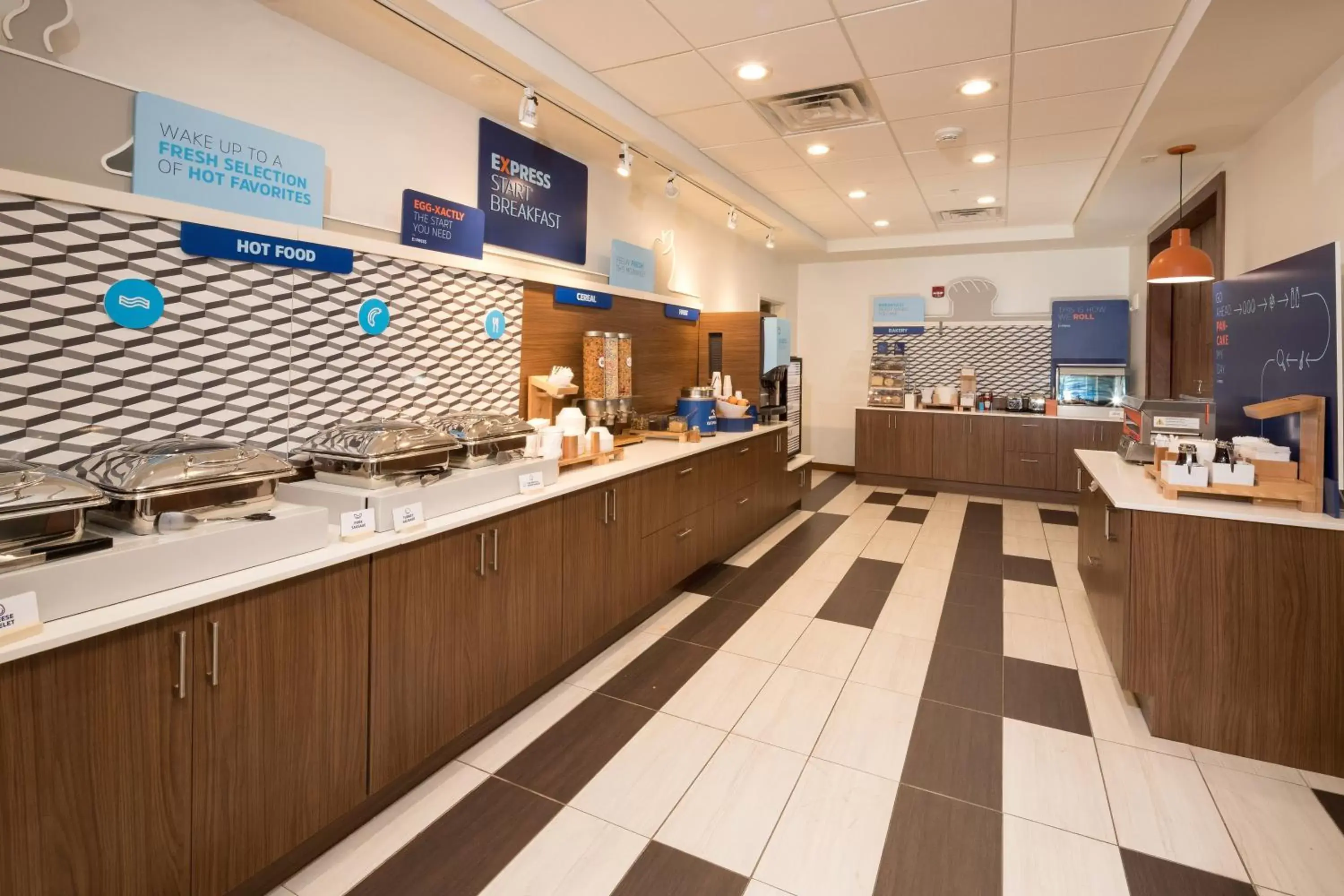 Restaurant/places to eat in Holiday Inn Express & Suites - Portage, an IHG Hotel
