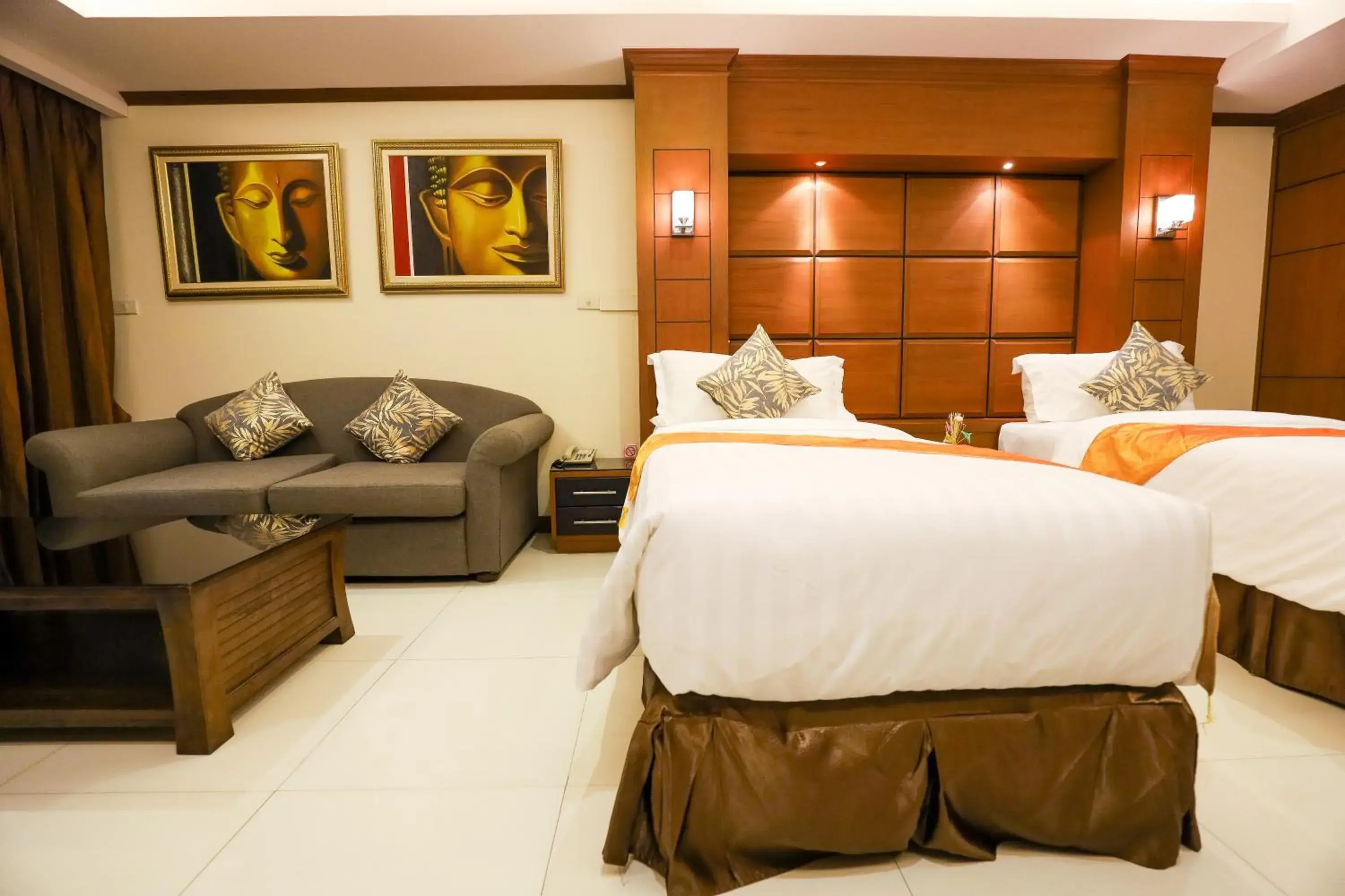 Bed in Tara Court Hotel Bed in Tara Court Hotel