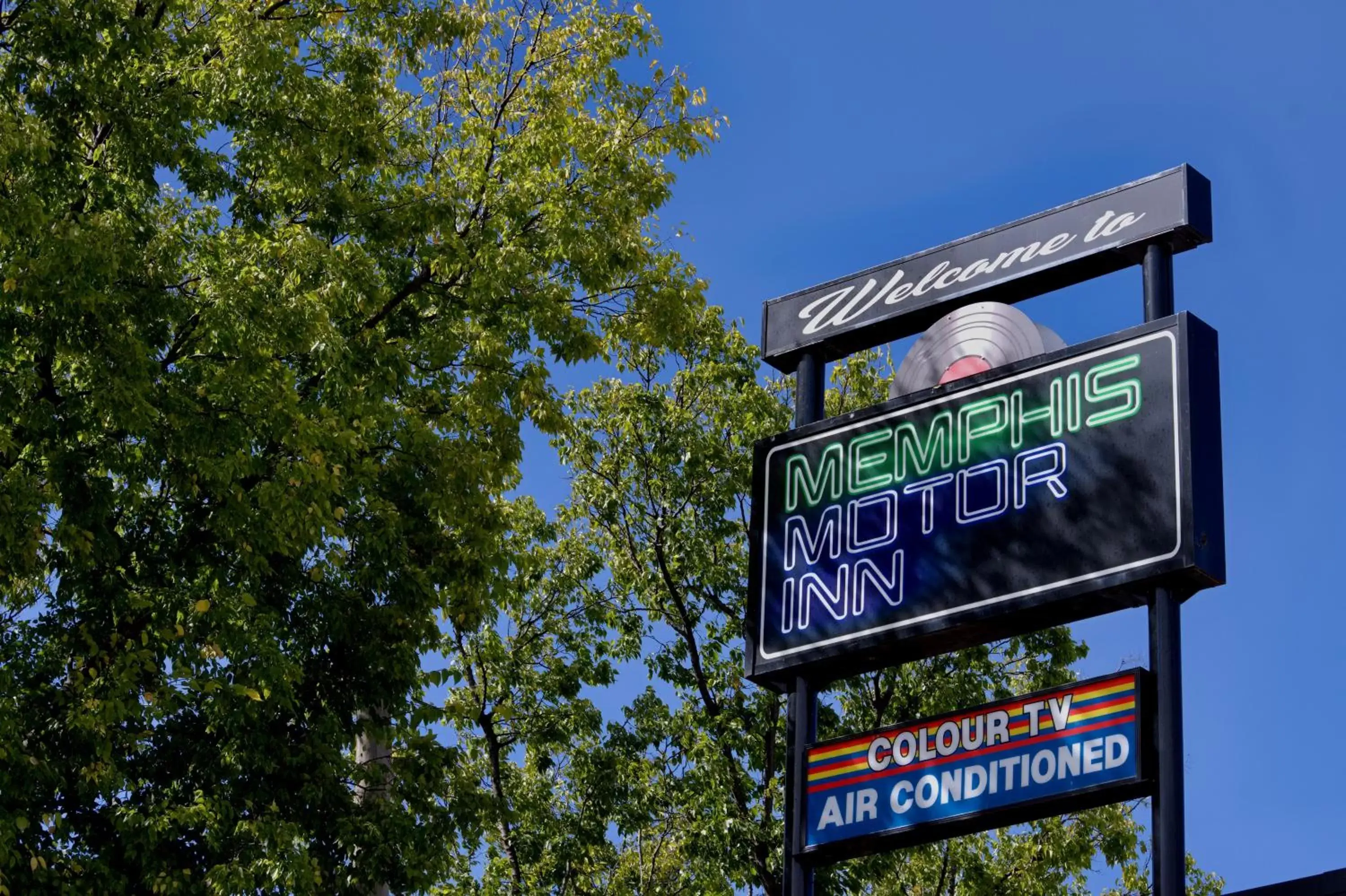 Property logo or sign in Memphis Motor Inn