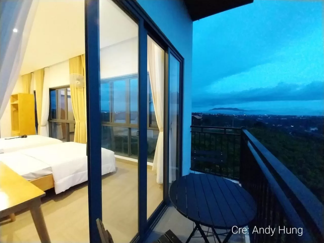 Bed, Balcony/Terrace in Mùa Tím Villa