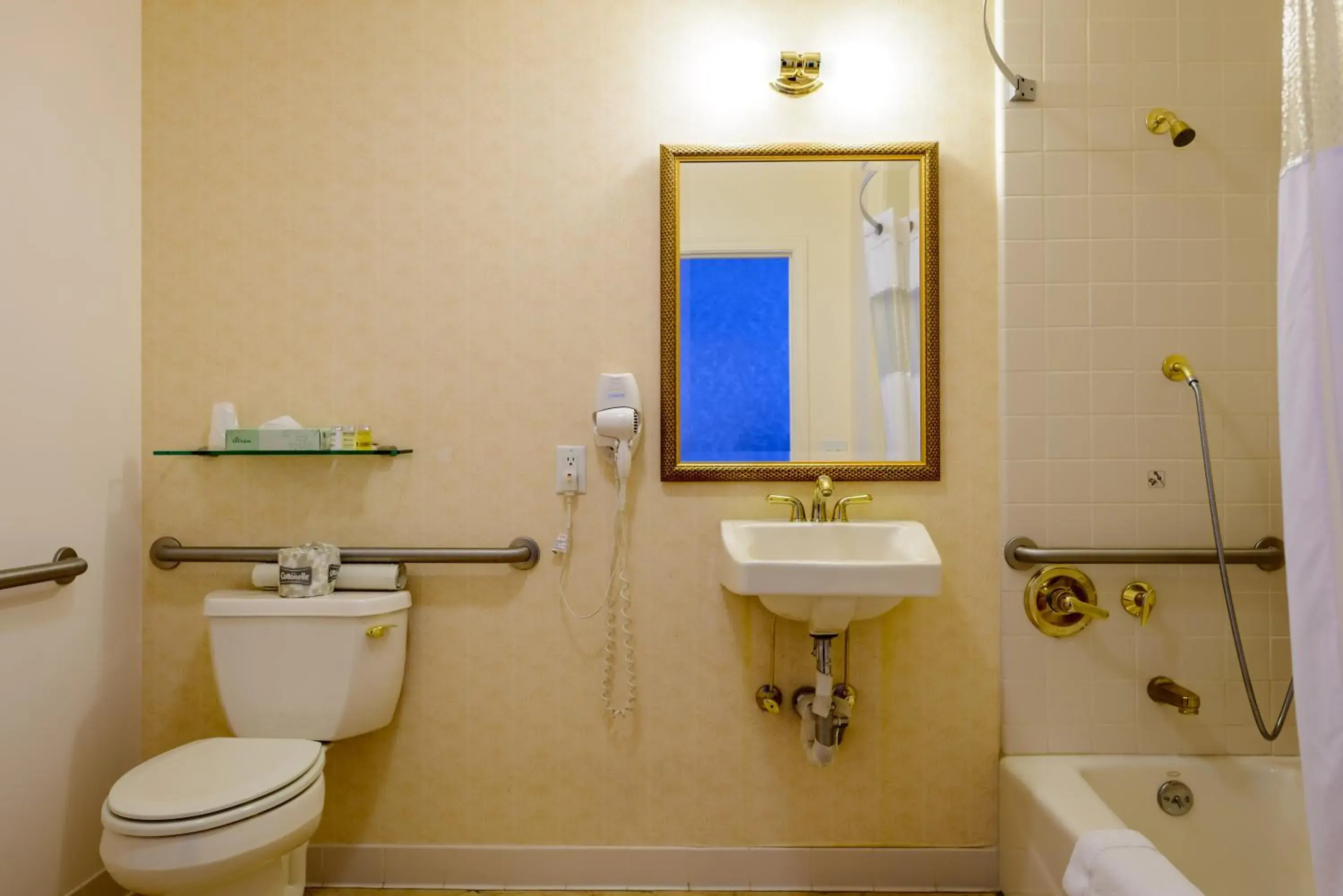 Bathroom in SW Hotel