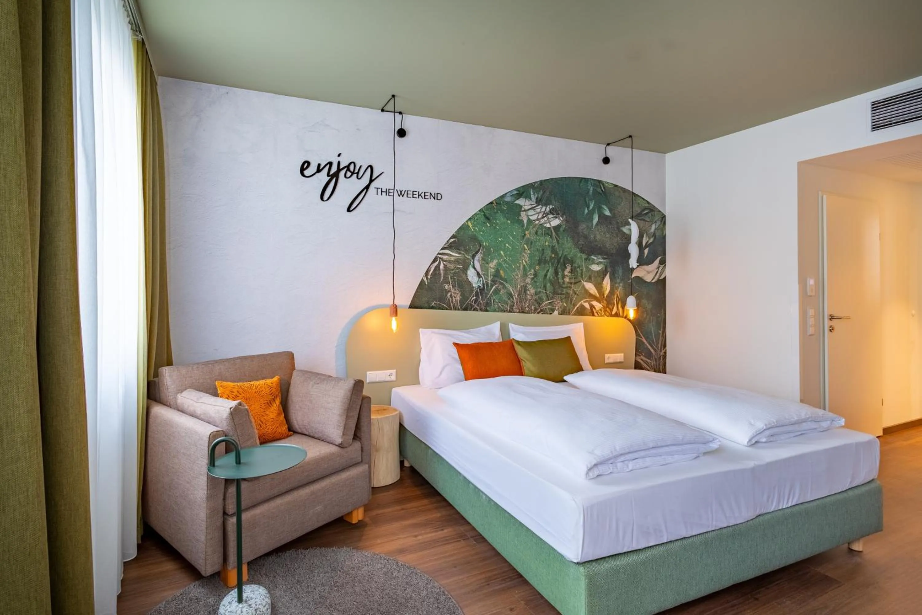 Photo of the whole room, Bed in The Weekend Hotel