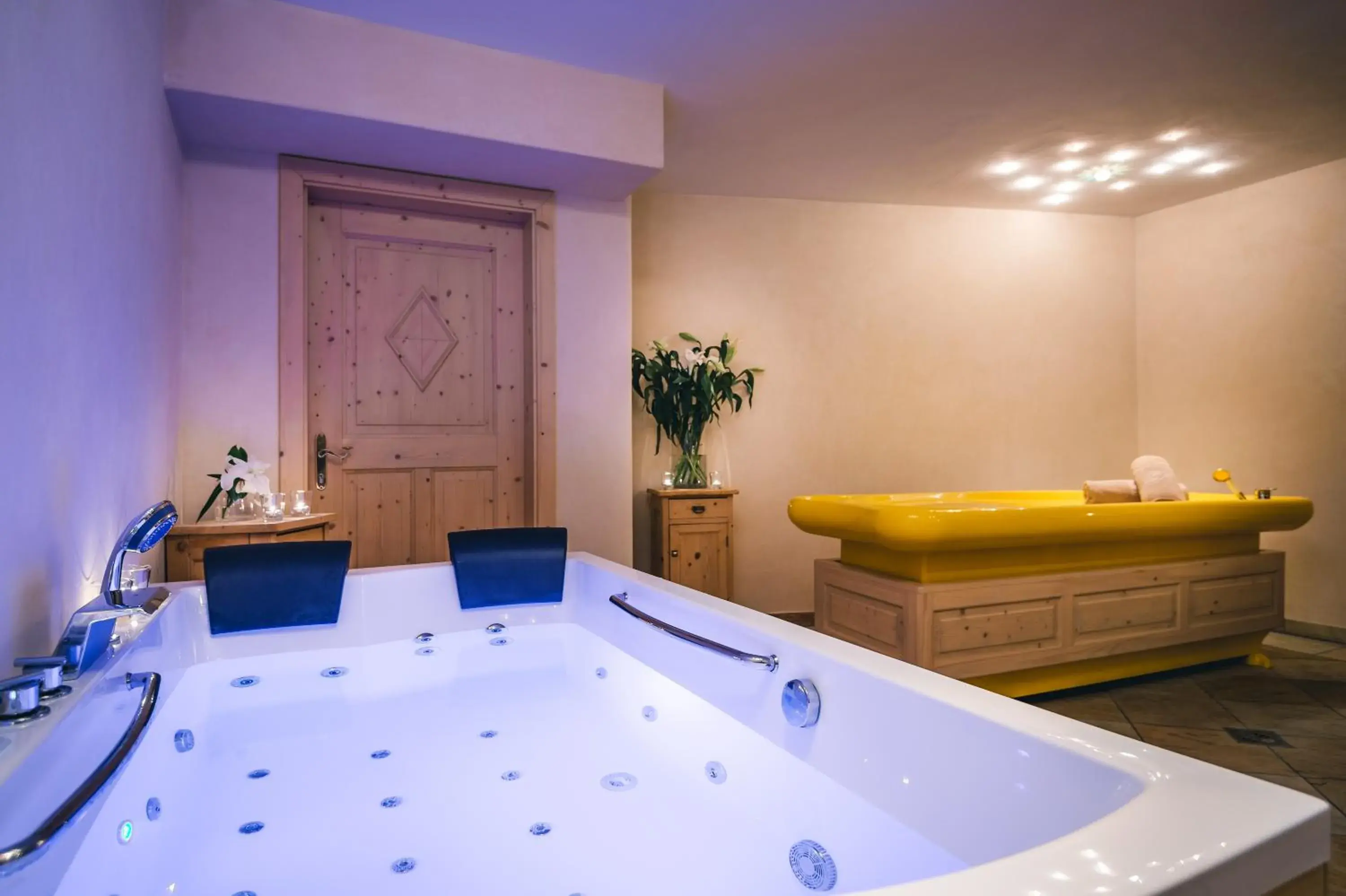 Hot Tub, Spa/Wellness in Kolfuschgerhof Mountain Resort