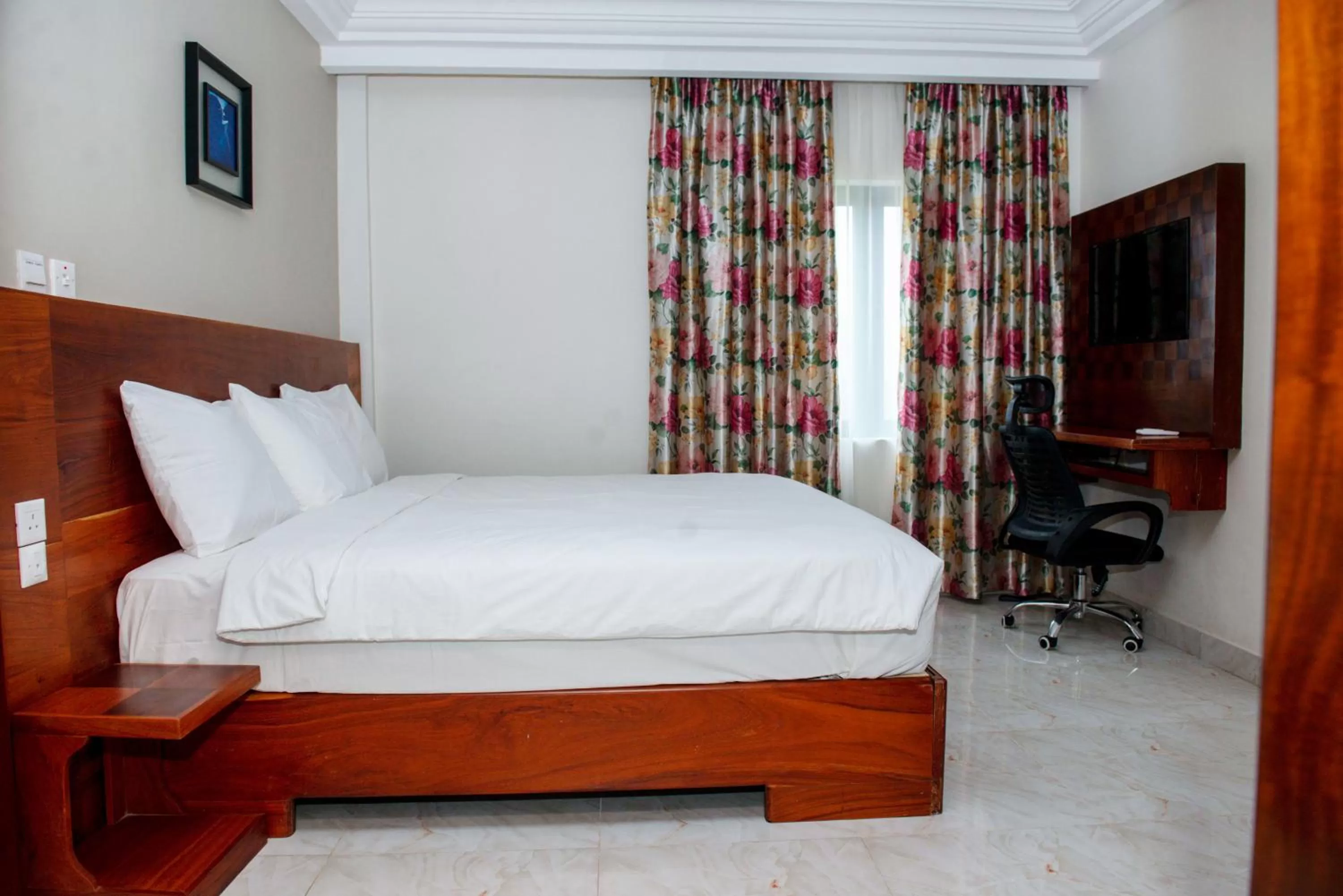 Photo of the whole room, Bed in El Doria Hotel