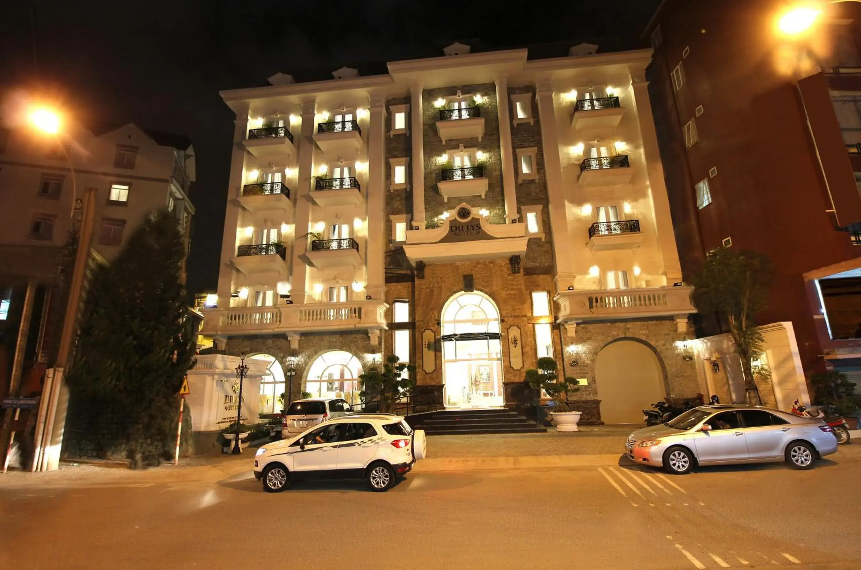 View (from property/room), Property Building in Hotel Du Lys