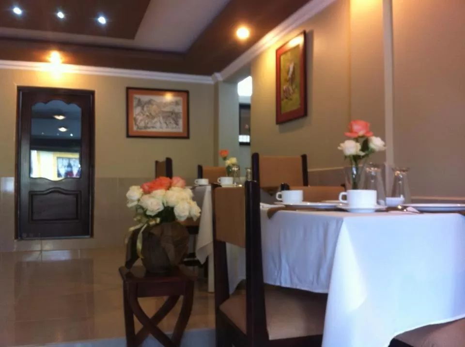 Restaurant/places to eat in Hostal Jora Continental