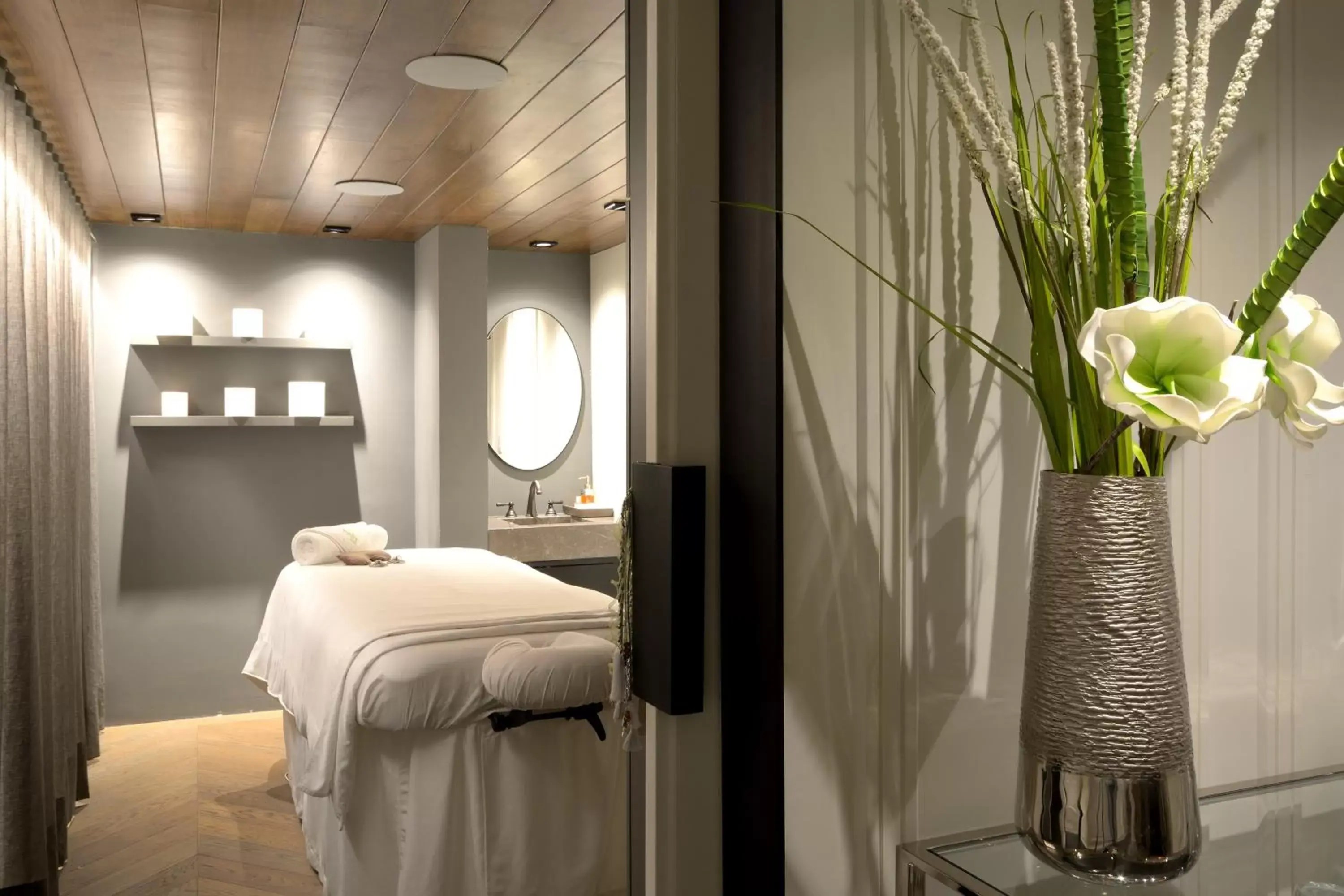Massage, Bed in Brick Hotel Mexico City - Small Luxury Hotels of the World