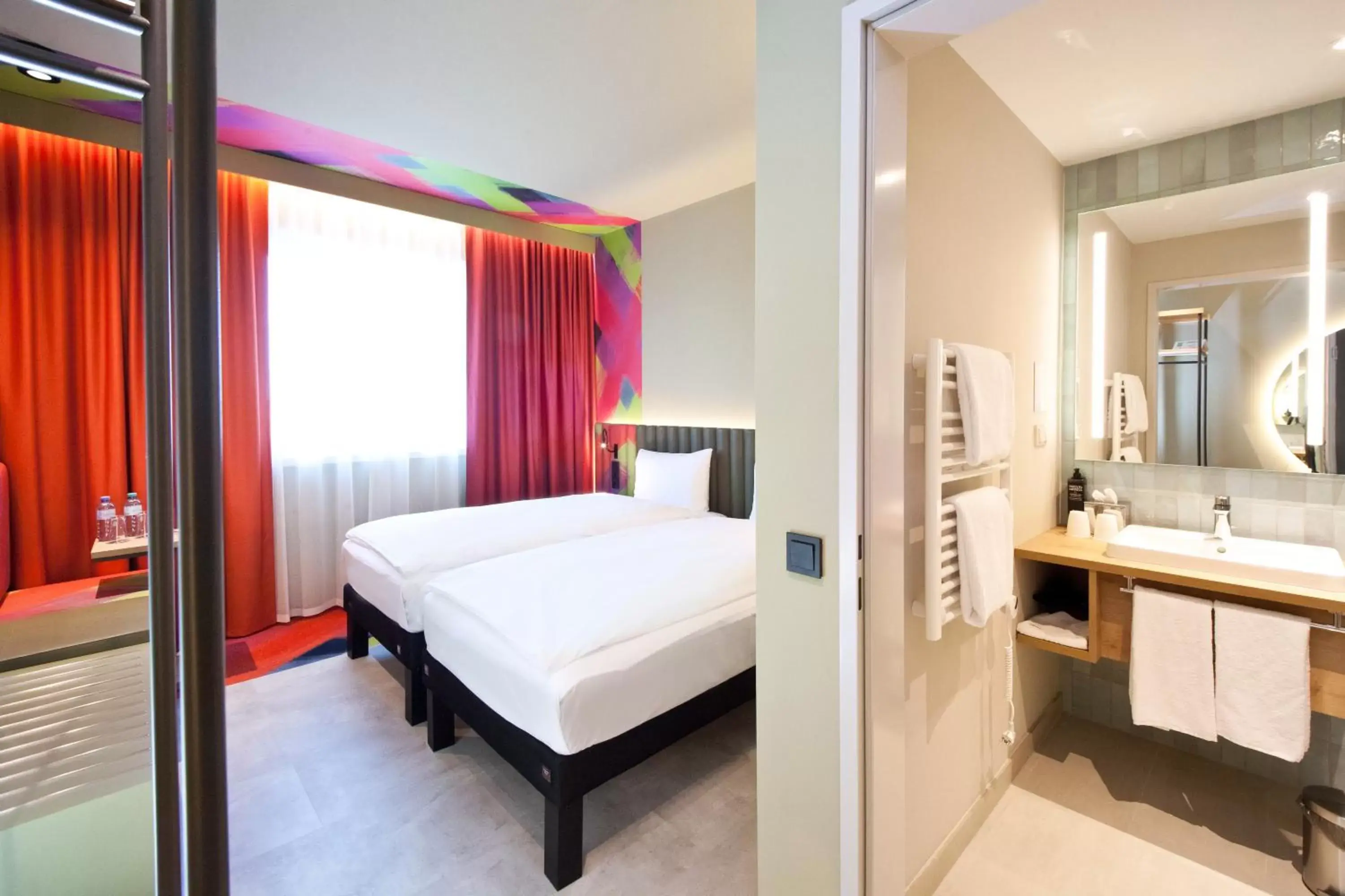 Bedroom, Bed in ibis Styles Parndorf Neusiedler See