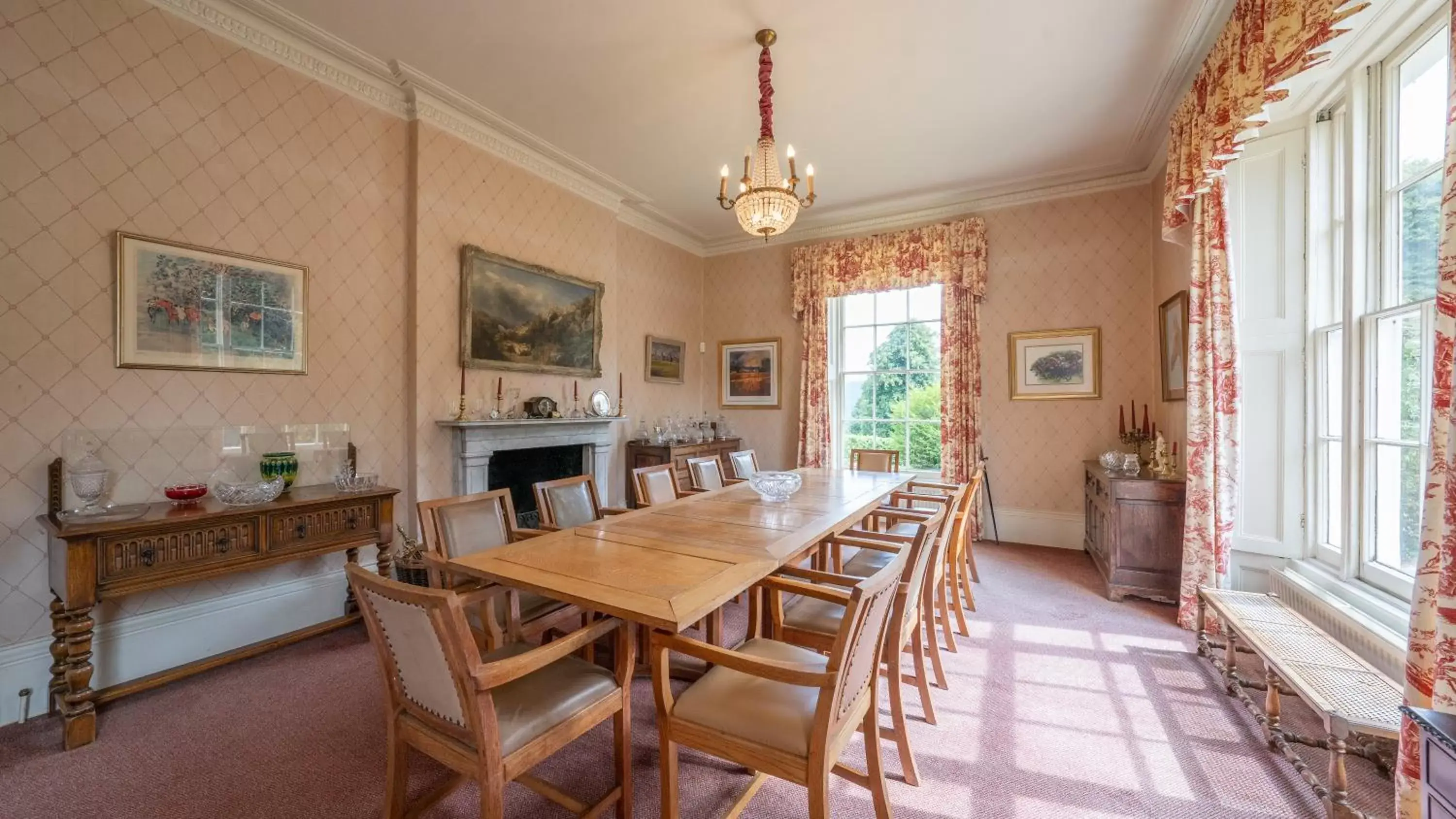 Dining Area in Pantybeiliau House Bed & Breakfast