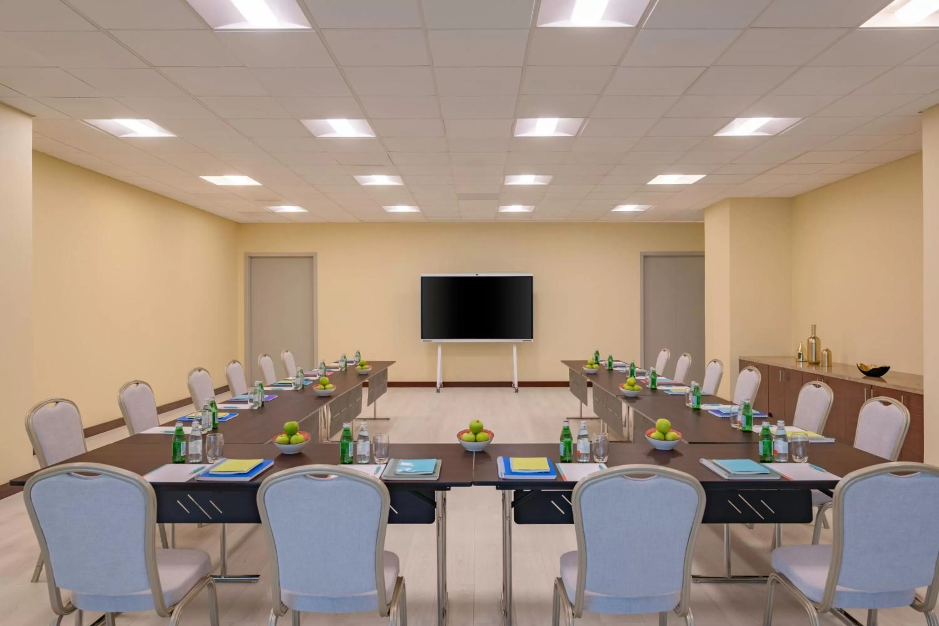 Meeting/conference room in Le Meridien City Center Doha