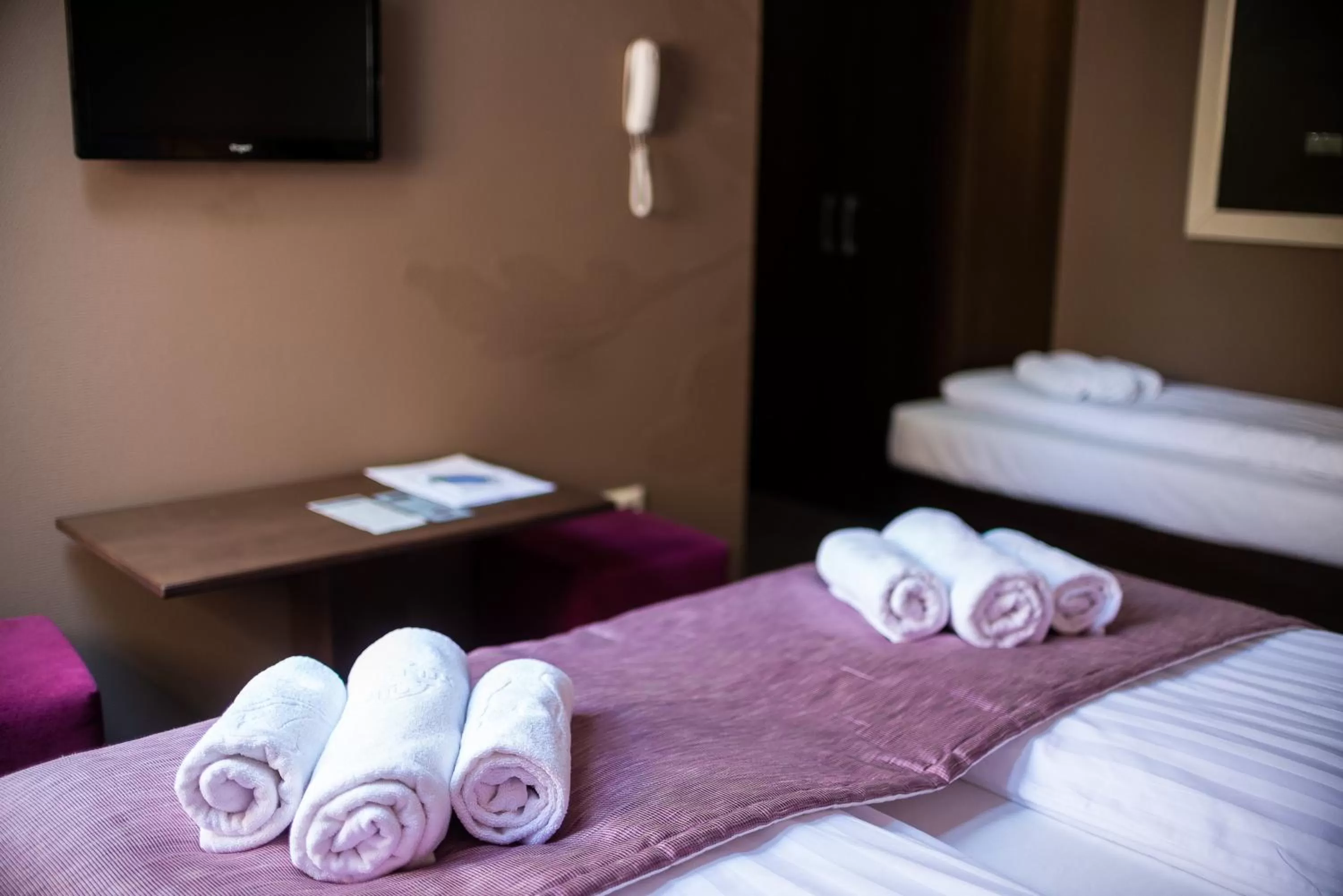 Other, Bed in Hotel Fürdőház