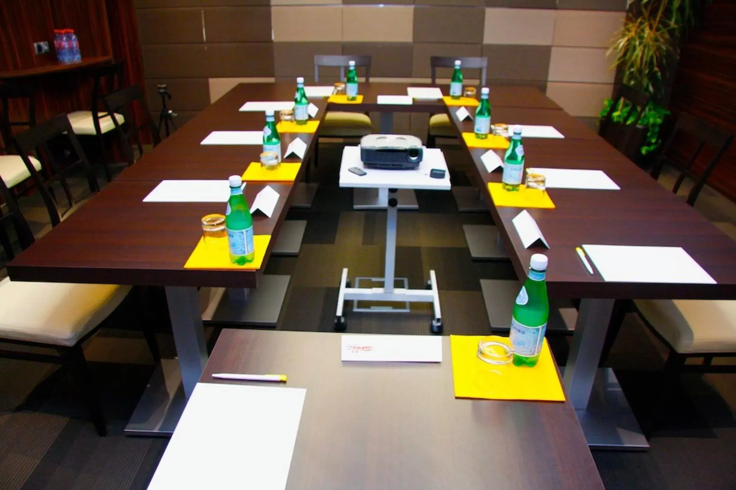 Meeting/conference room, Business Area/Conference Room in Hotel L'Hotan