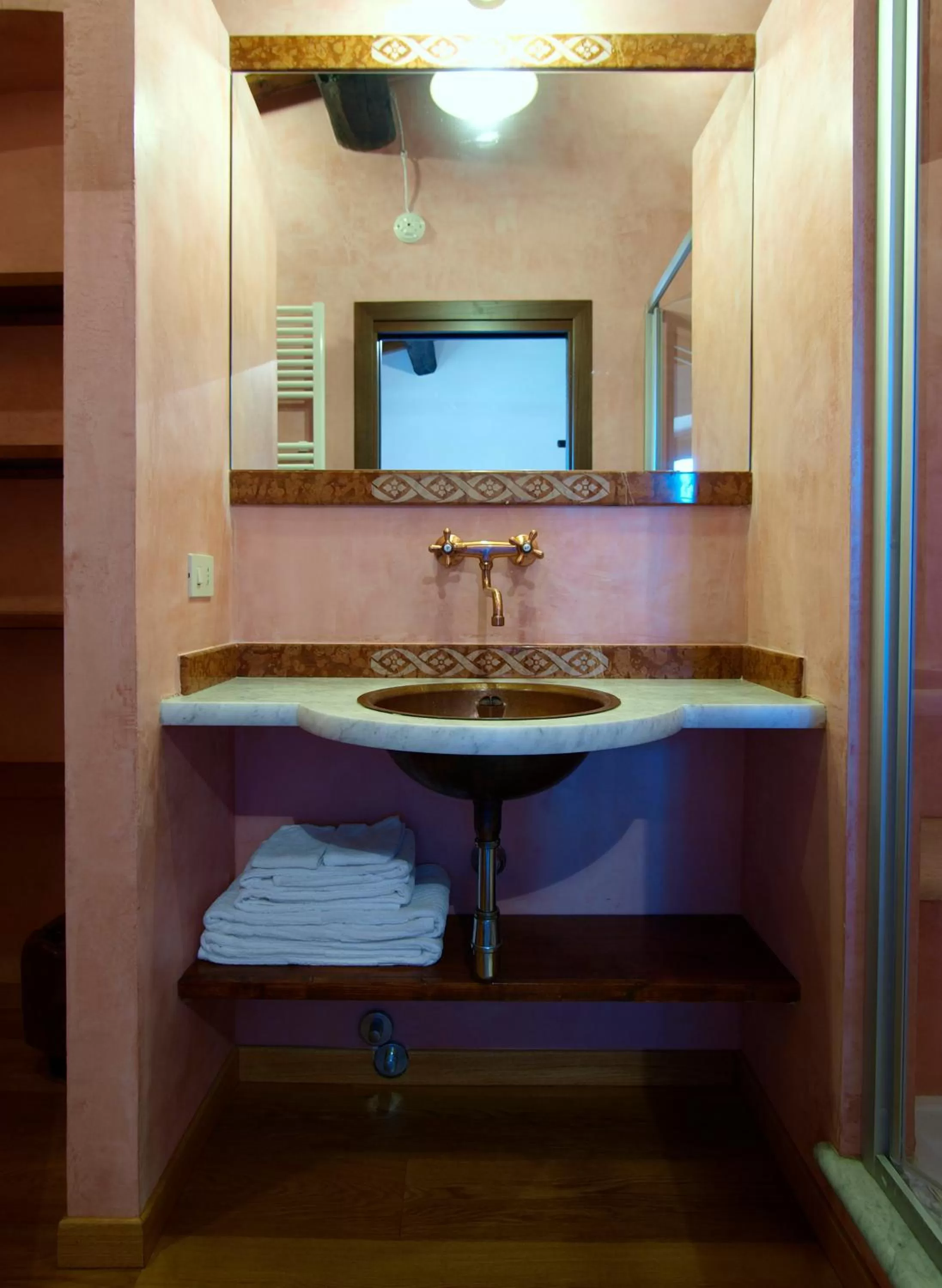 Bathroom in Casignano