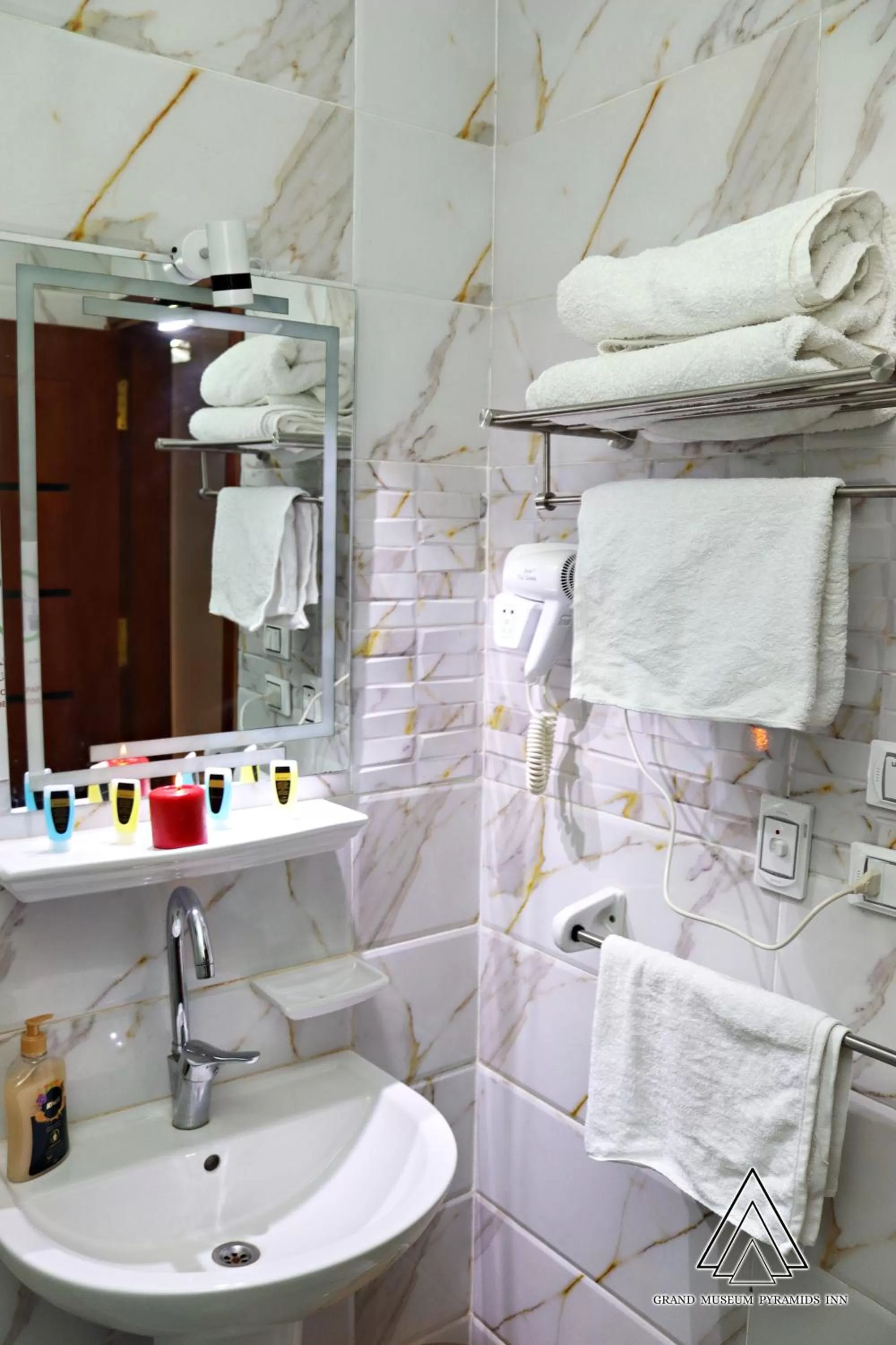 Grand Museum Pyramids Inn