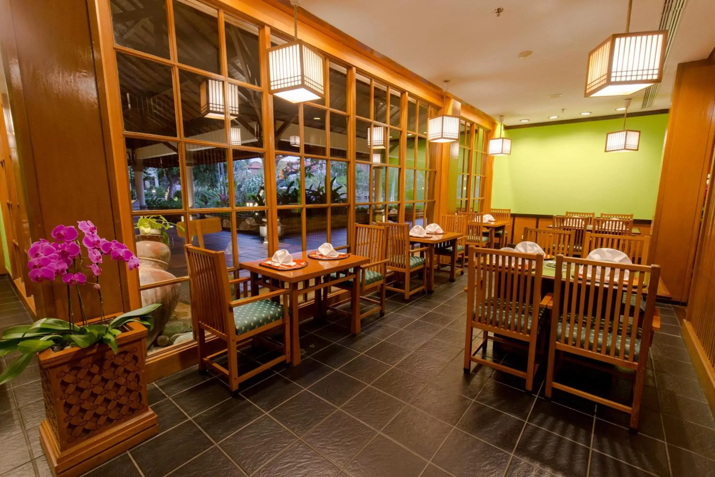 Restaurant/Places to Eat in Ayodya Resort Bali