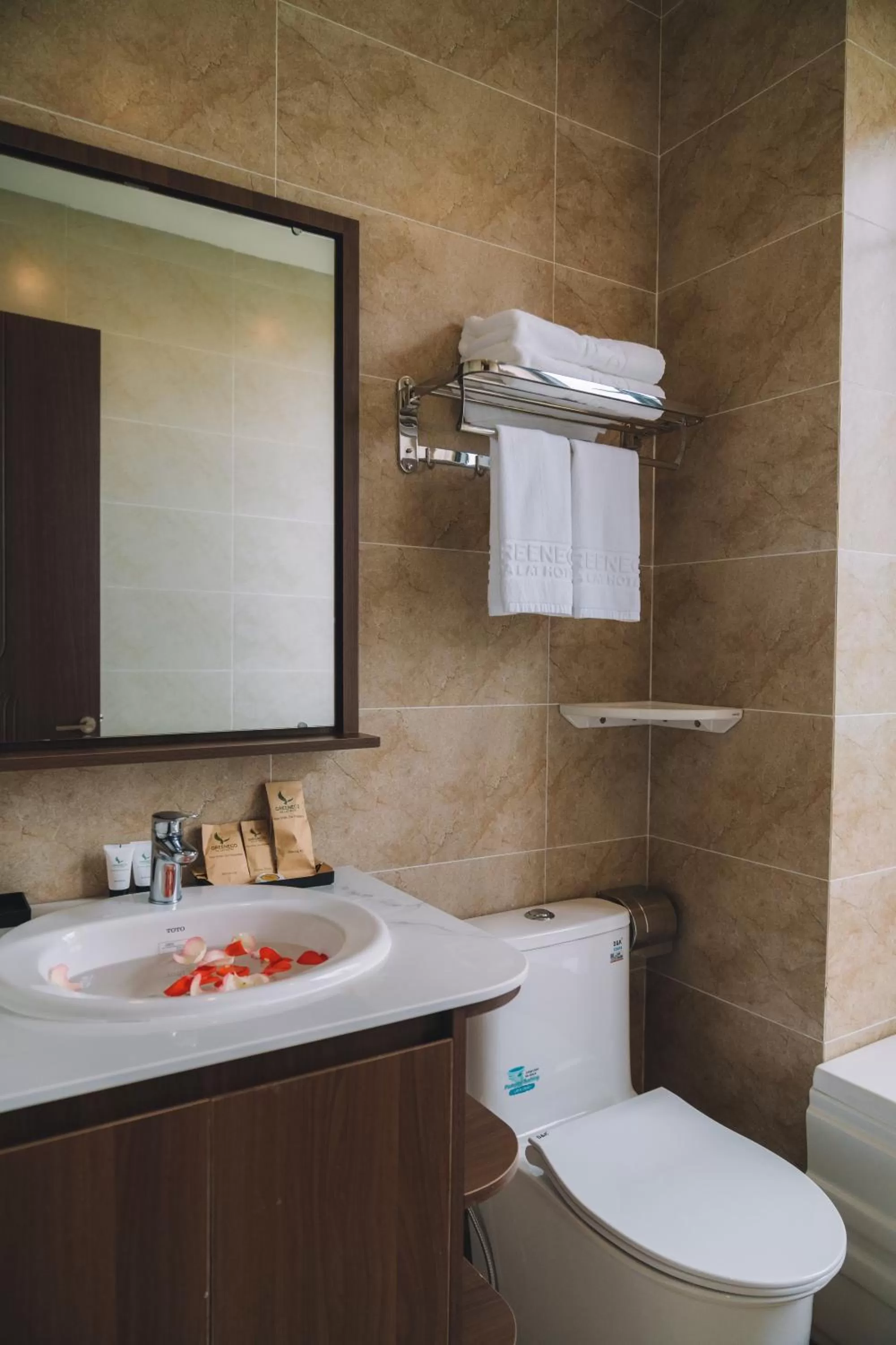 Toilet in GREENECO DA LAT HOTEL - Khách sạn Green Eco Đà Lạt