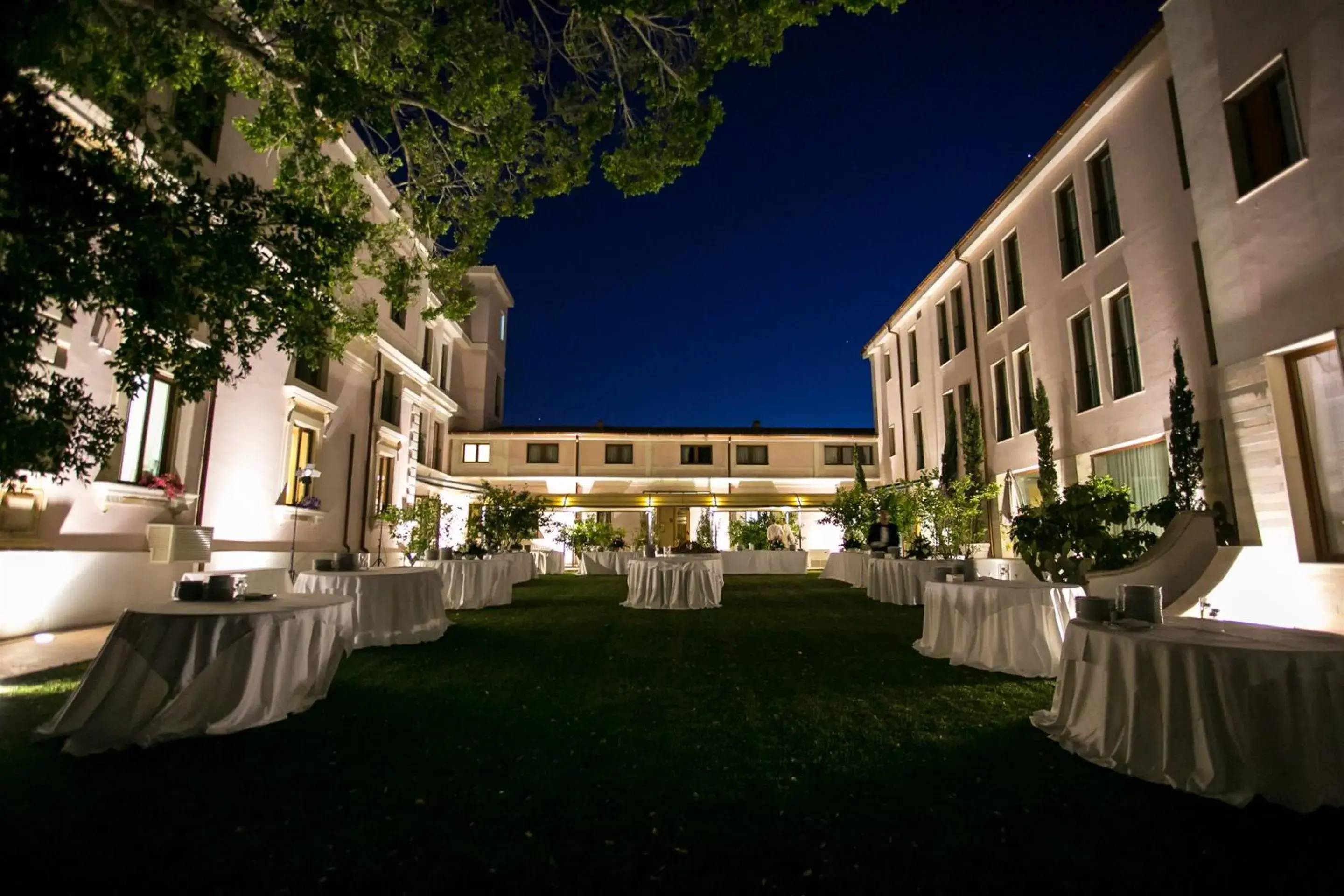 Evening entertainment, Banquet Facilities in Hotel Parco delle Fontane
