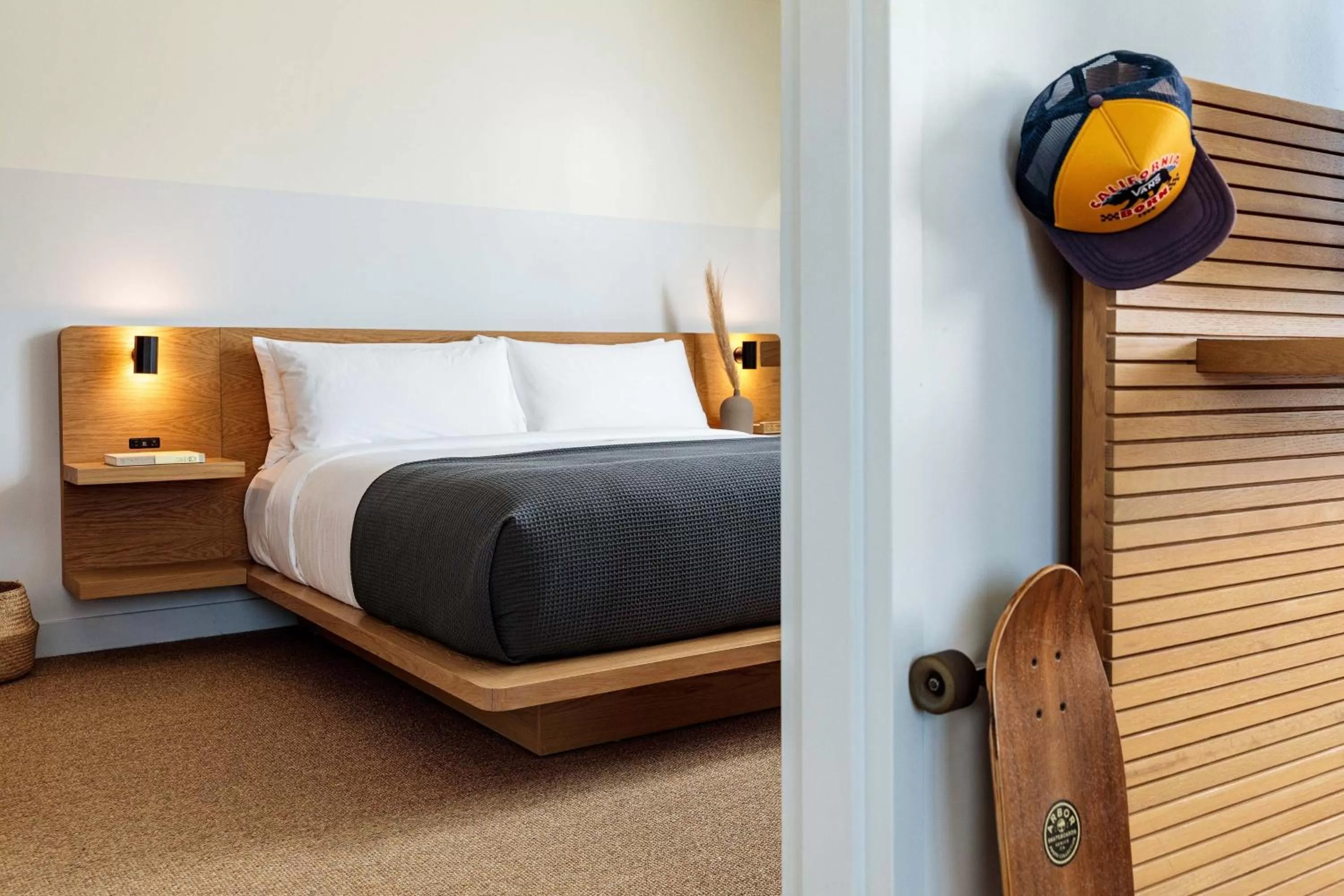 Photo of the whole room, Bed in Hotel June West LA, a Member of Design Hotels