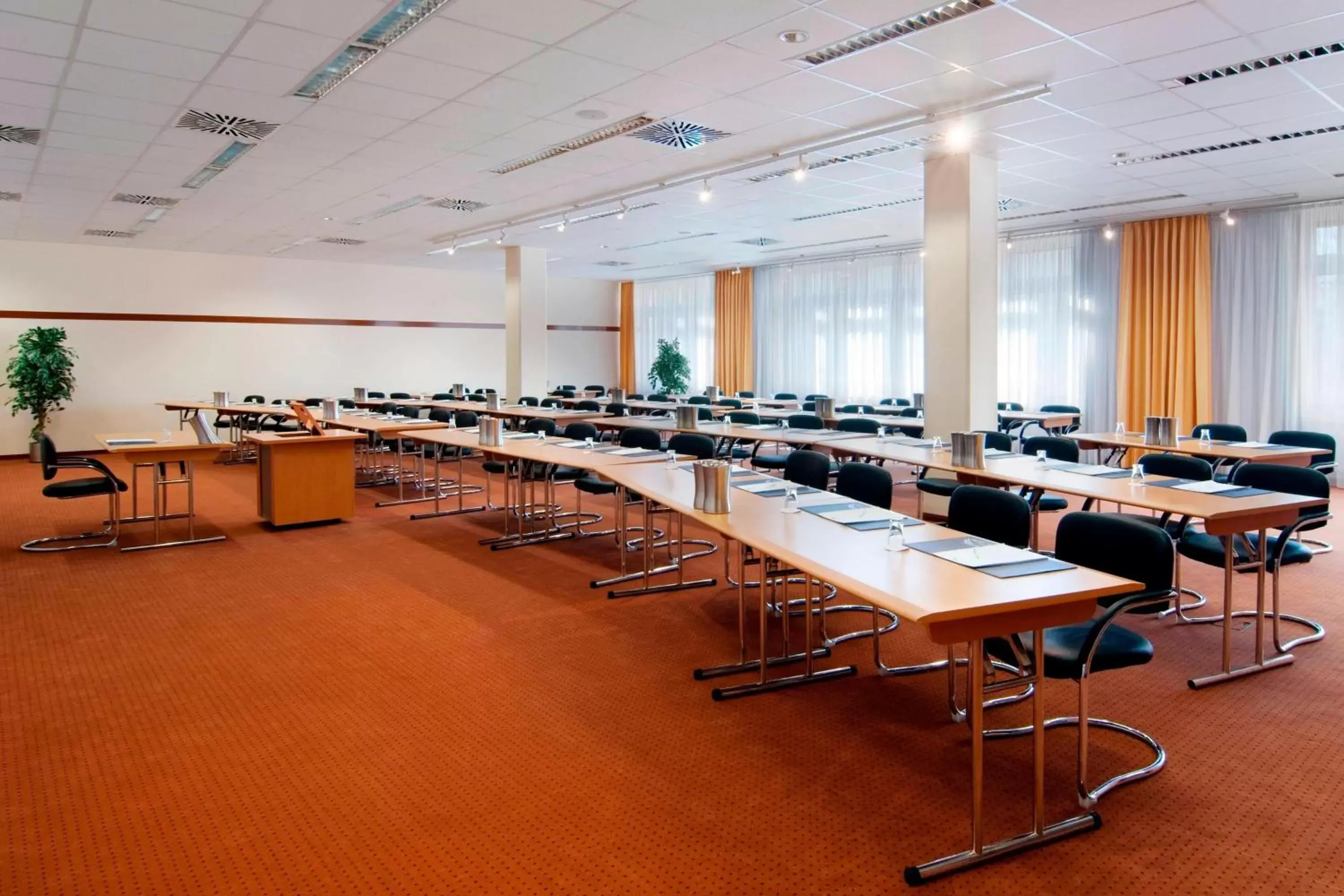 Meeting/conference room in Courtyard by Marriott Dresden