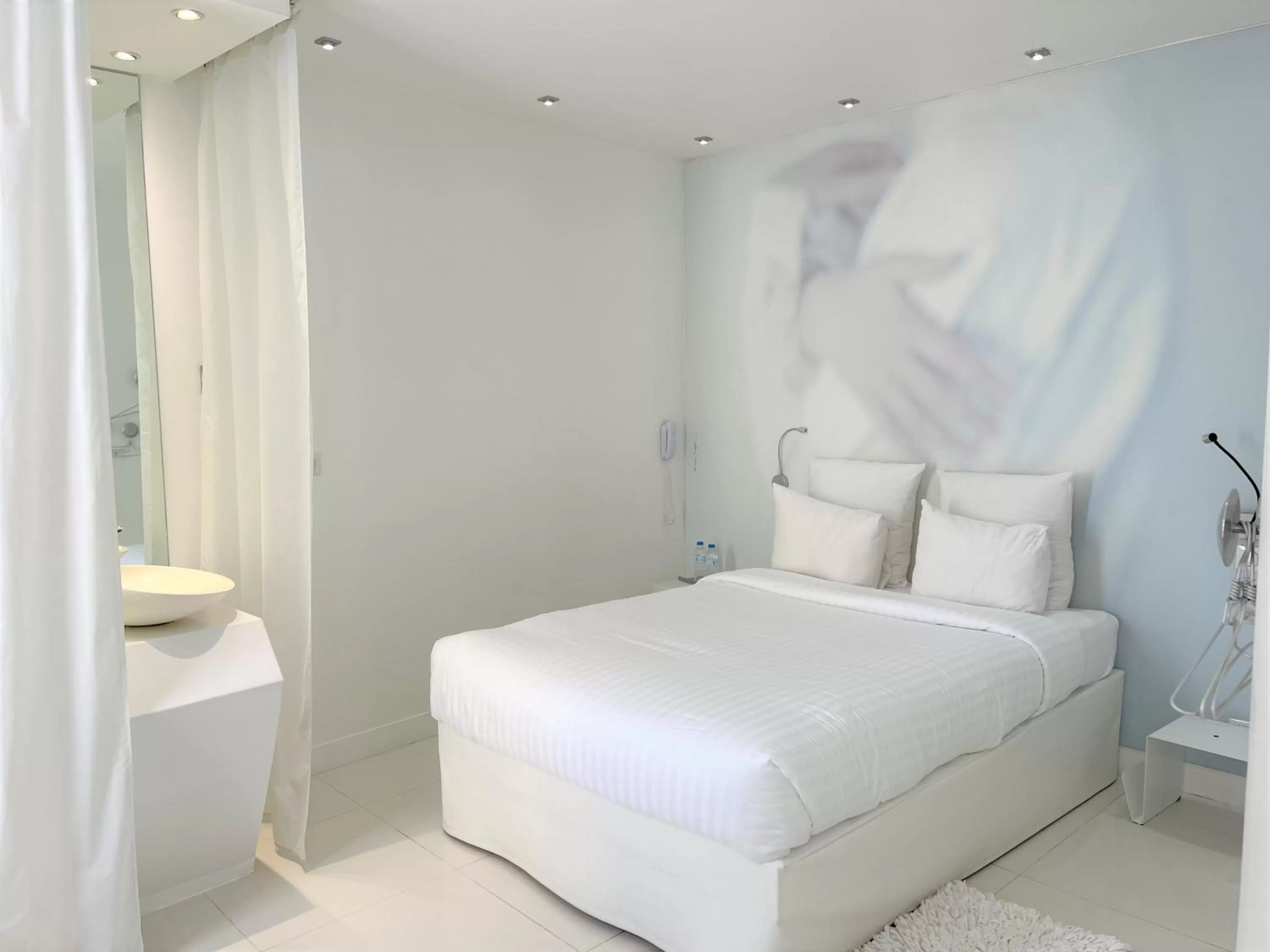 Bathroom, Bed in Blc Design Hotel