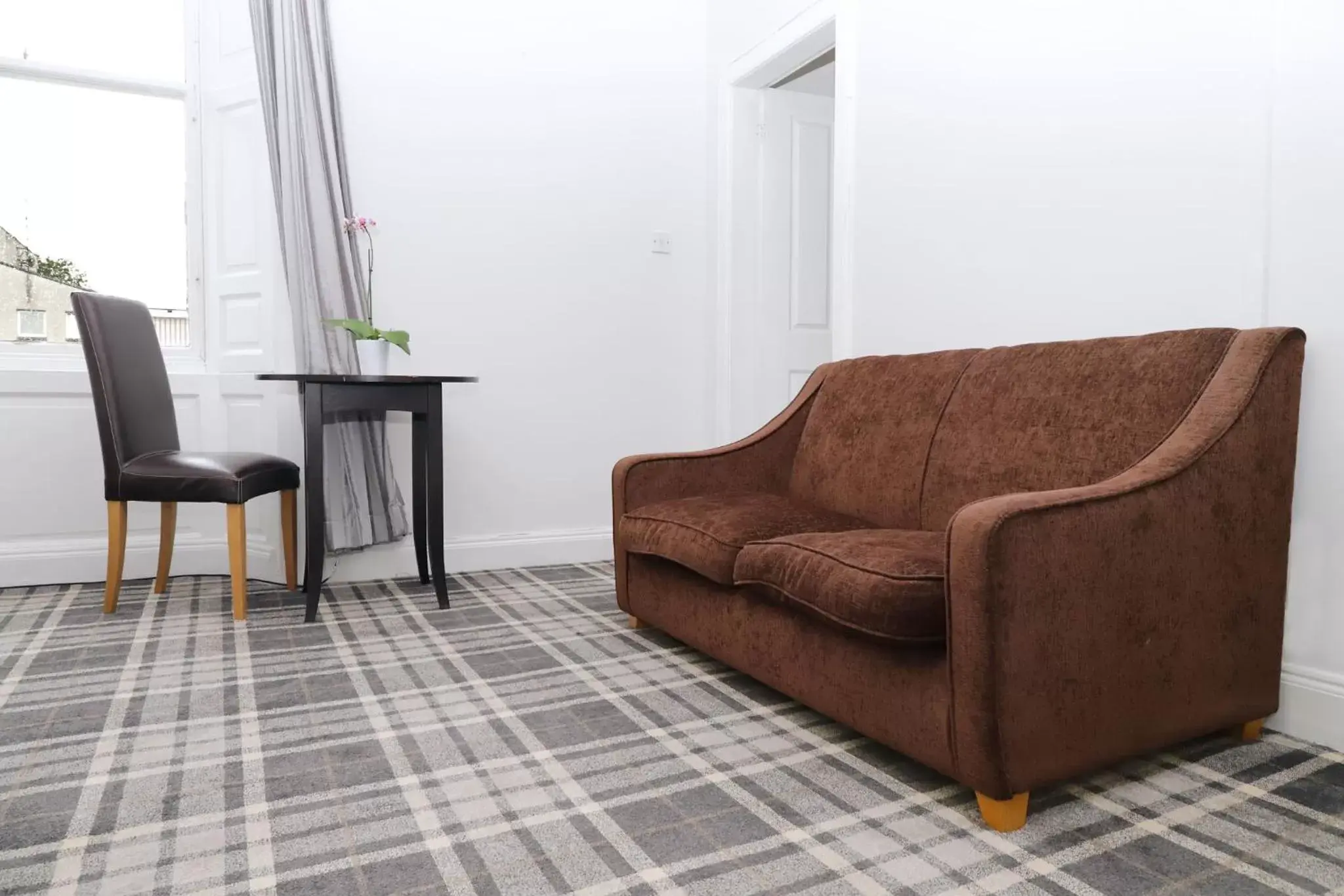 Bedroom, Seating Area in Park View House