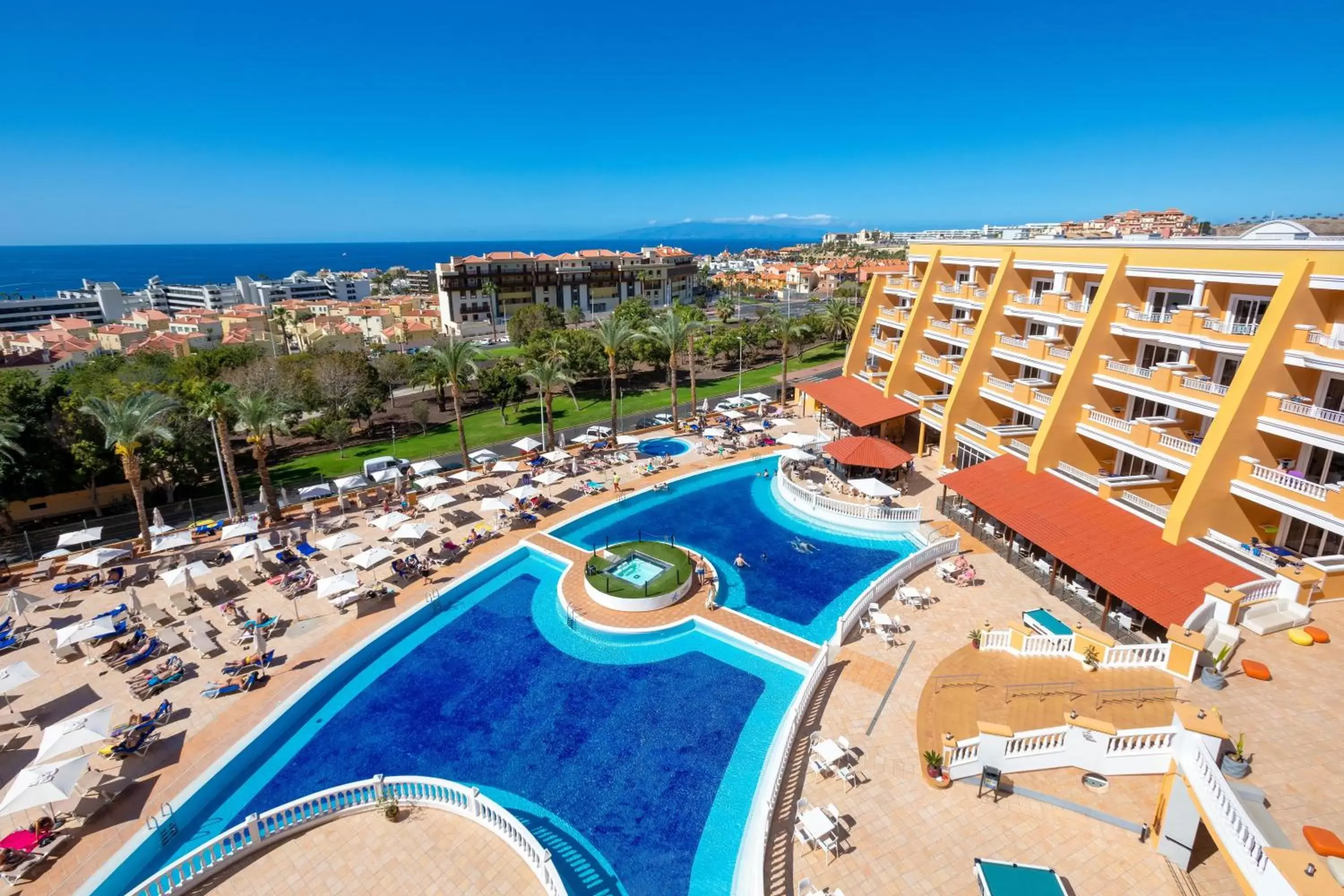 Swimming pool, Bird's-eye View in Chatur Playa Real Resort