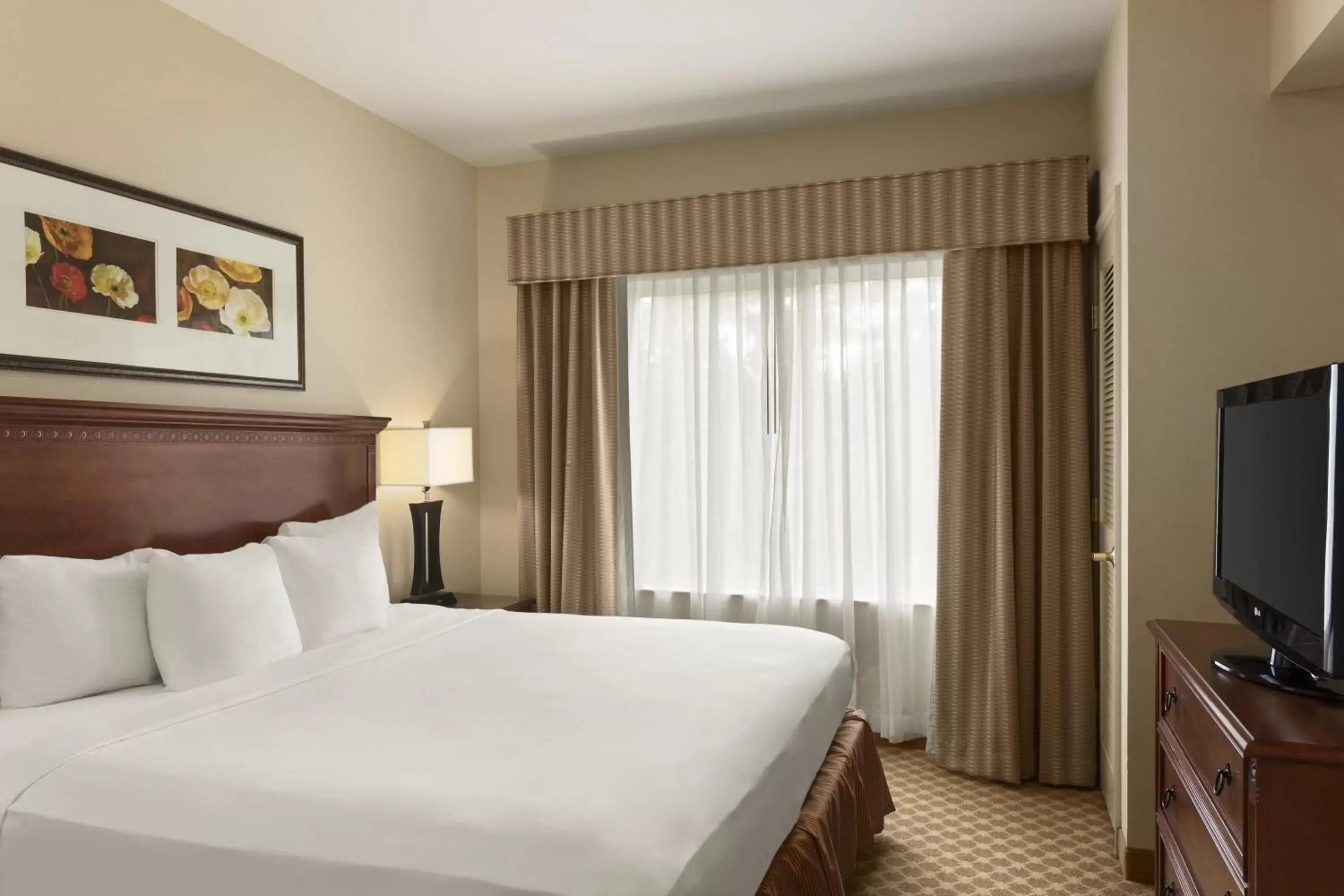 Bed in Country Inn & Suites by Radisson, Saraland, AL