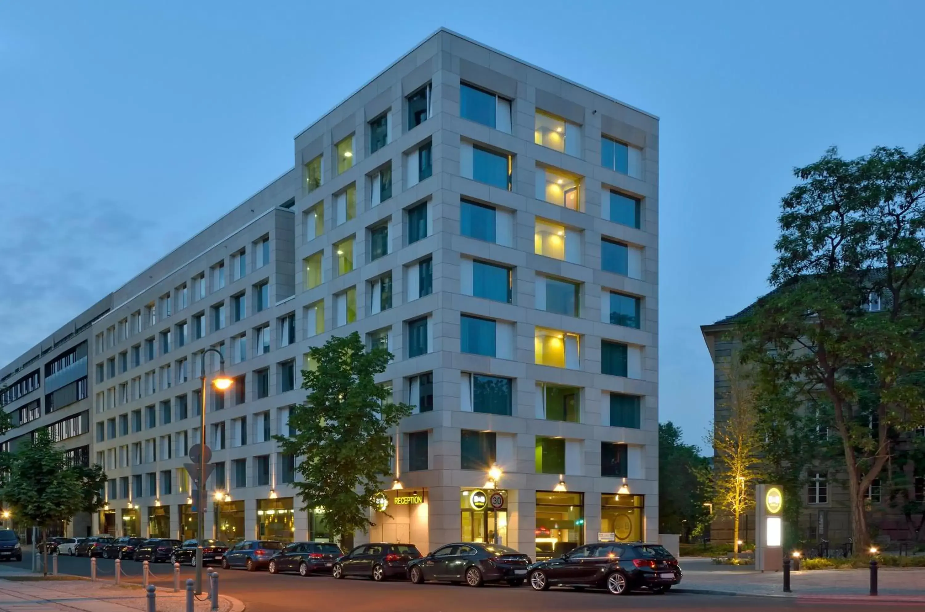 Property Building in B&B Hotel Berlin-Tiergarten