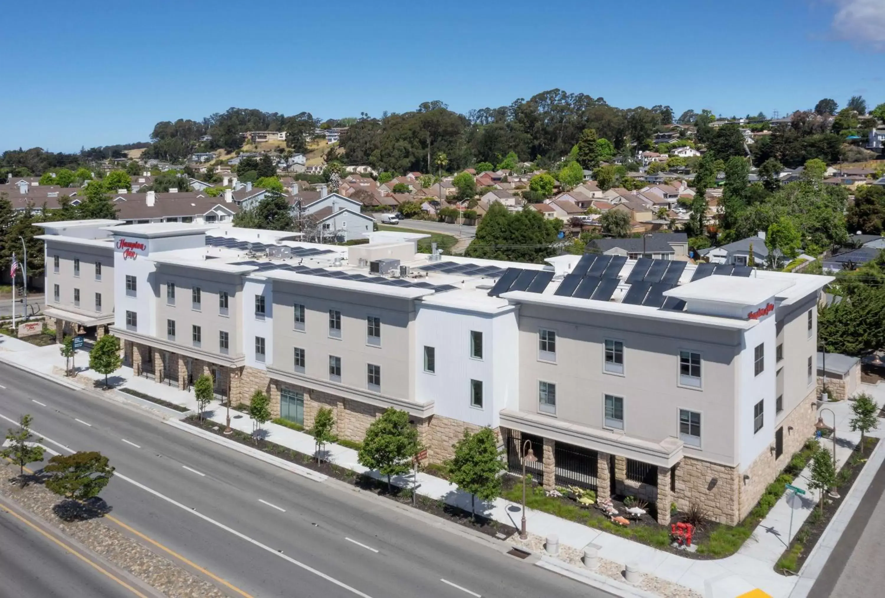 Property building in Hampton Inn Santa Cruz West, Ca