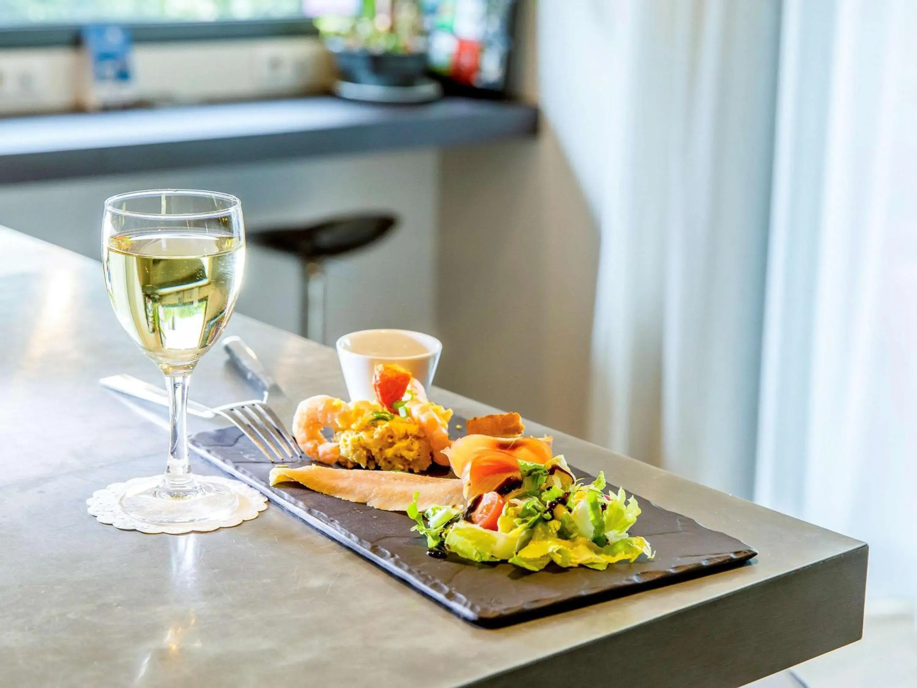 Lounge or bar in ibis Styles Rennes St. Gregoire