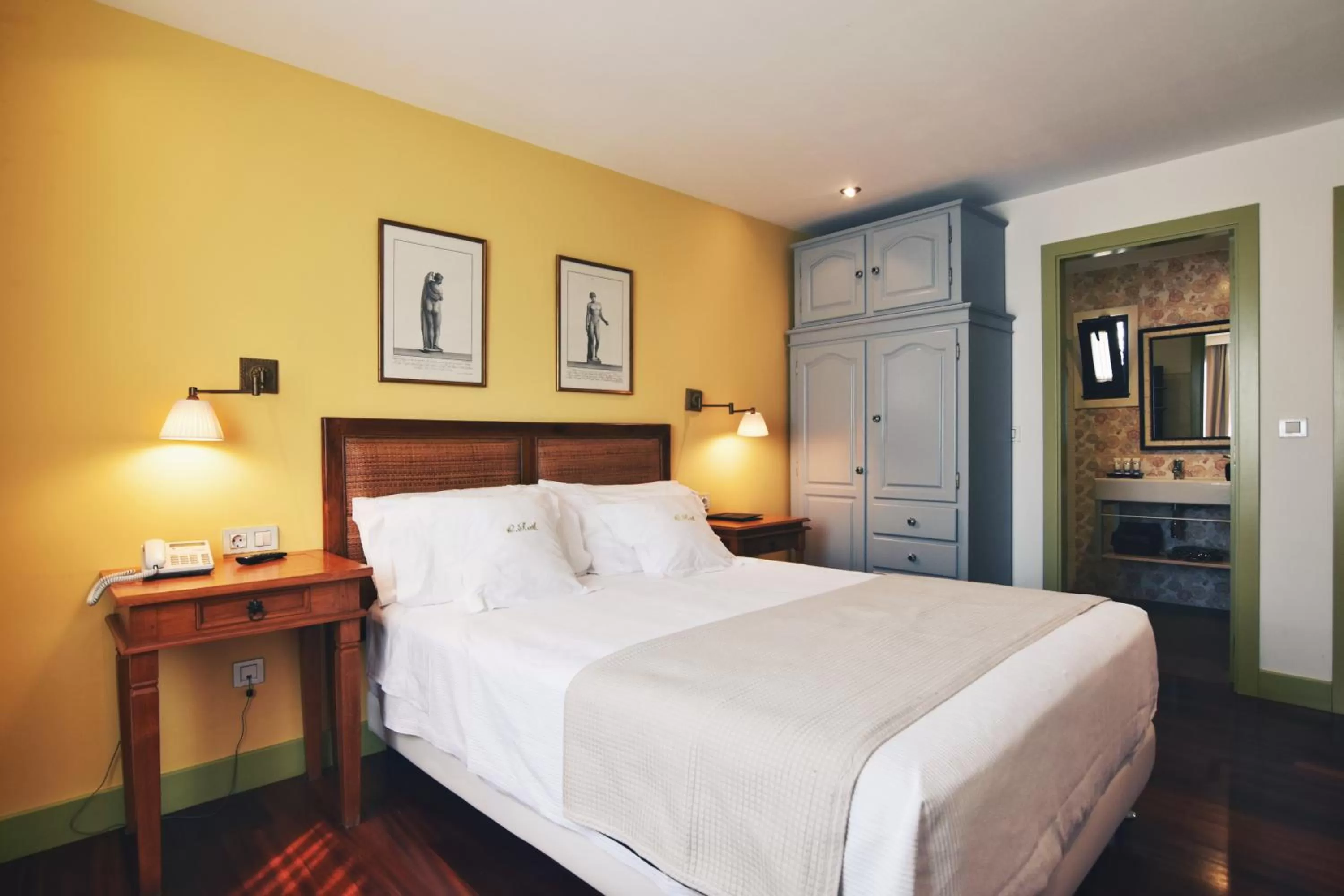 Bed in Quinta de San Amaro Rias Baixas