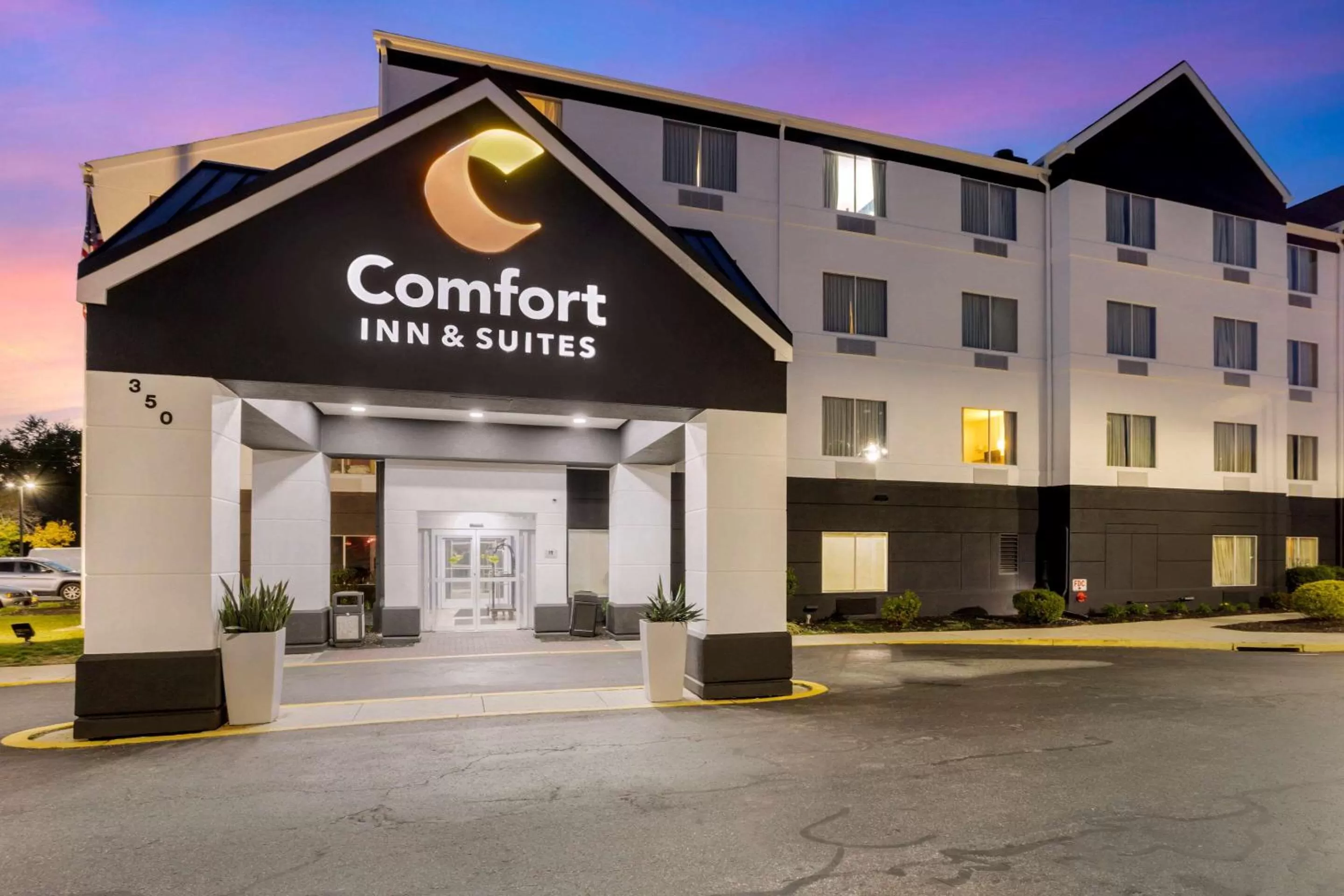 Property building in Comfort Inn & Suites Mt Laurel-Philadelphia