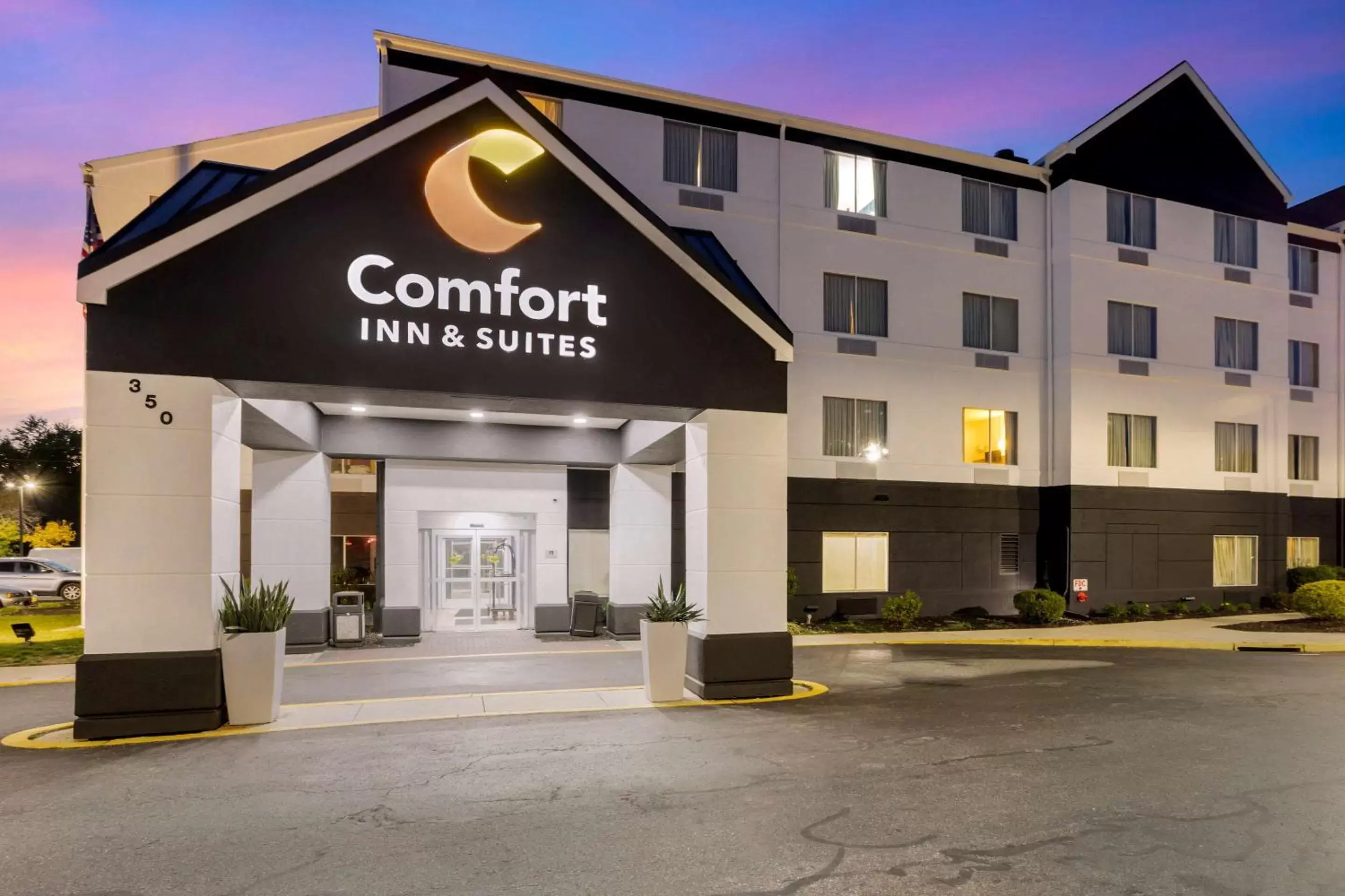 Property building in Comfort Inn & Suites Mt Laurel-Philadelphia Property building in Comfort Inn & Suites Mt Laurel-Philadelphia