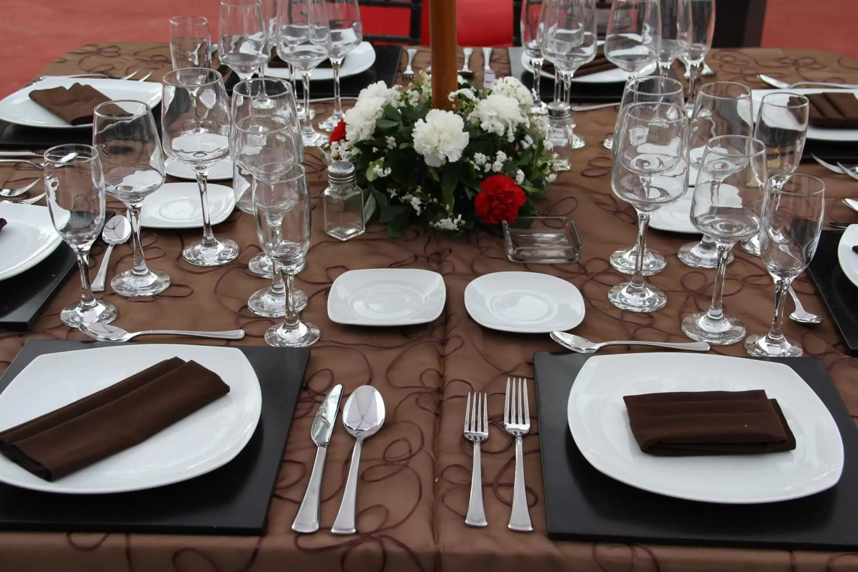 Restaurant/places to eat, Banquet Facilities in Hotel La Villa Real